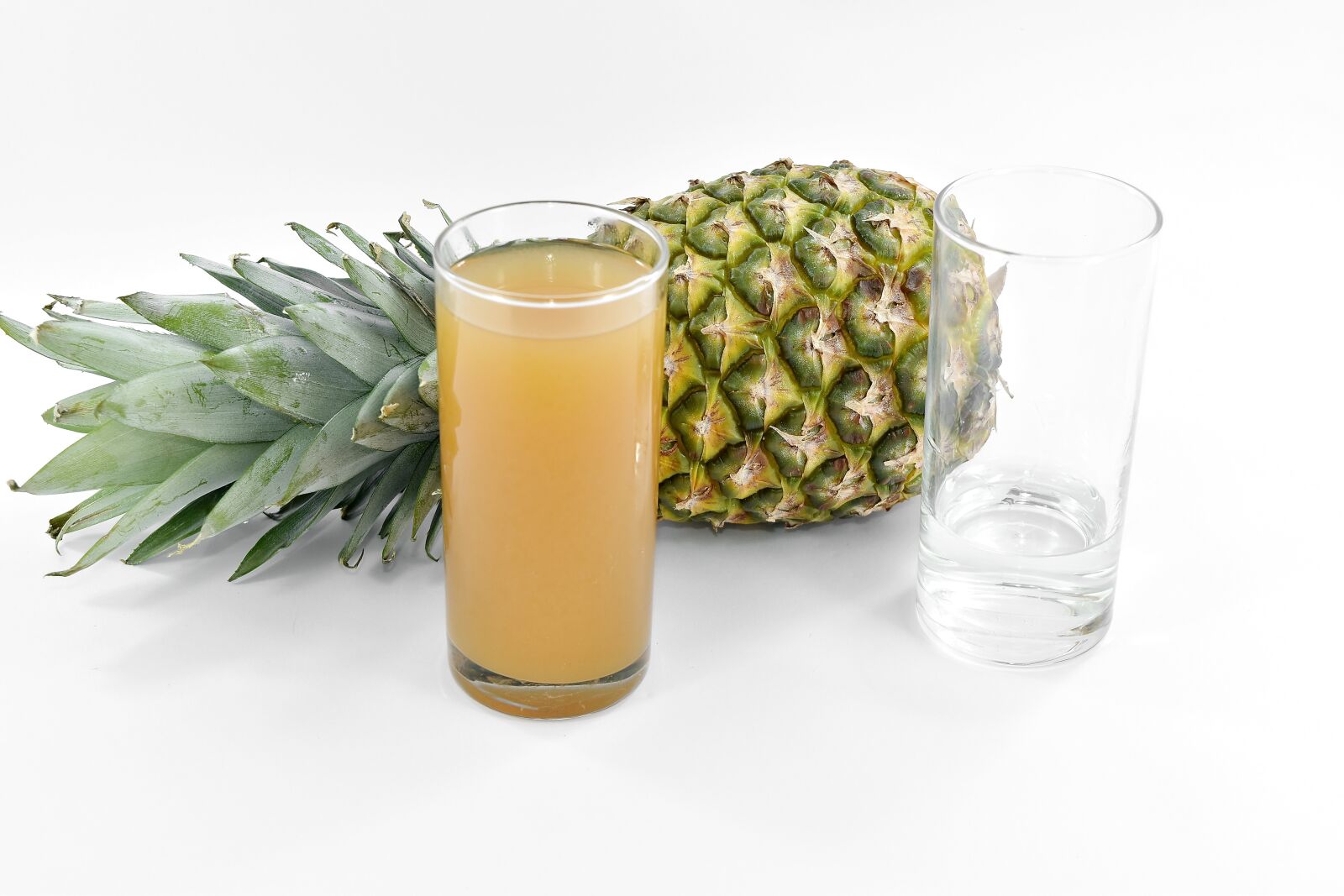 Nikon D5500 sample photo. Drinking, fresh water, fruit photography