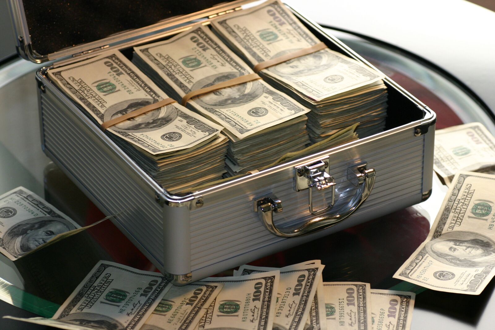 Canon EOS 300D (EOS Digital Rebel / EOS Kiss Digital) sample photo. Money, dollars, success photography