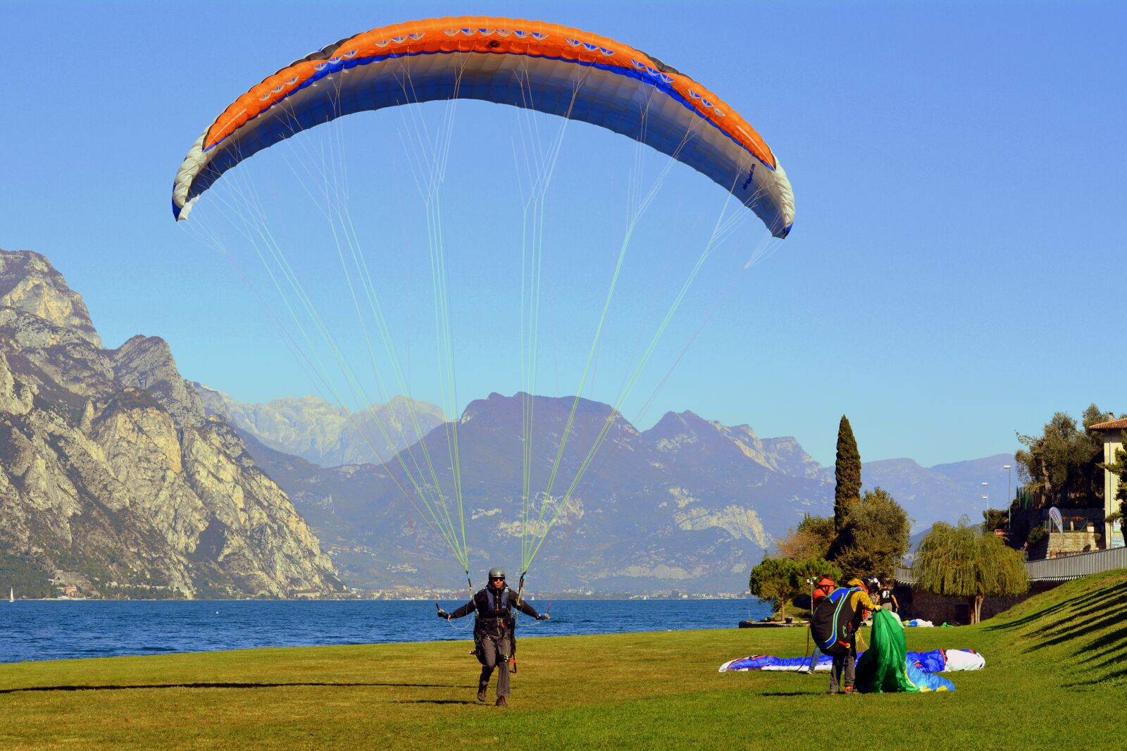 Nikon D7100 sample photo. Paragliding, landing, prato photography