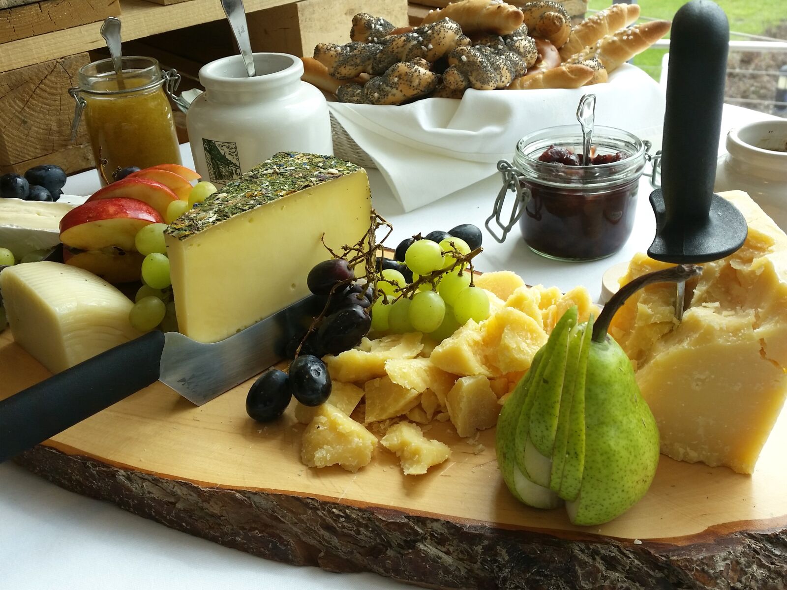 Samsung Galaxy S5 sample photo. Cheese, delicatessen, käseplatte photography