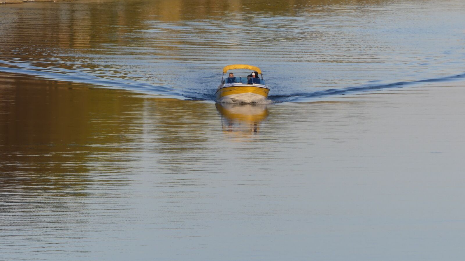 Panasonic Lumix DMC-FZ300 sample photo. Water, danube, river photography