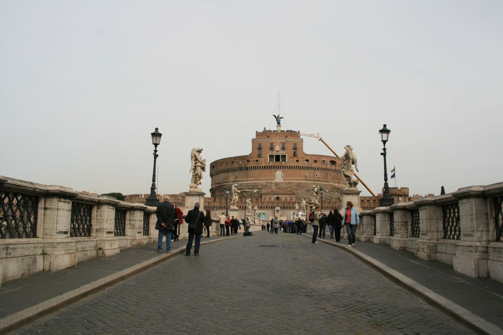 Canon EOS 400D (EOS Digital Rebel XTi / EOS Kiss Digital X) sample photo. Castel sant'angelo, bridge of photography