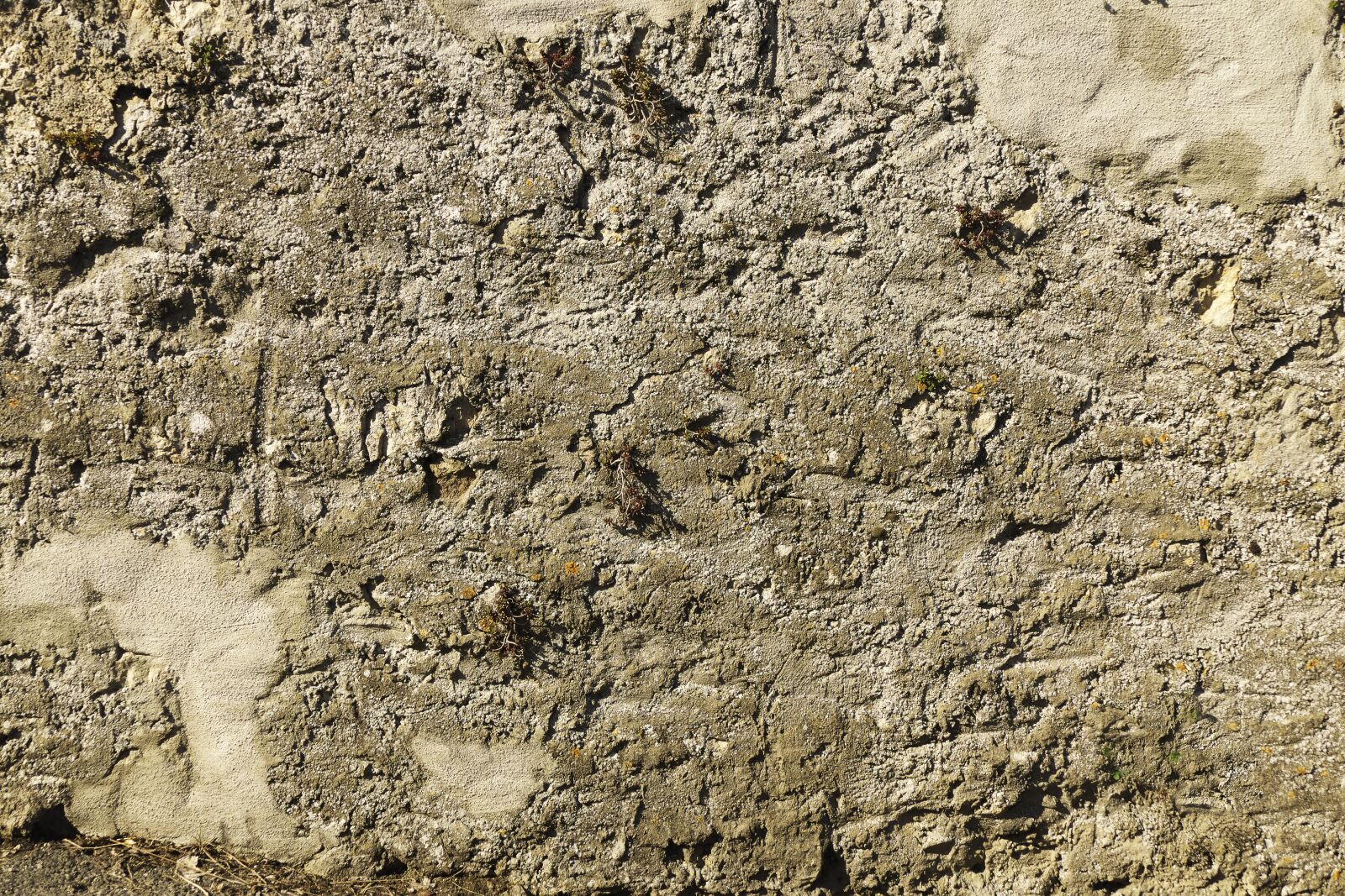 Panasonic Lumix DMC-FZ1000 sample photo. Stone wall, plastered, weathered photography