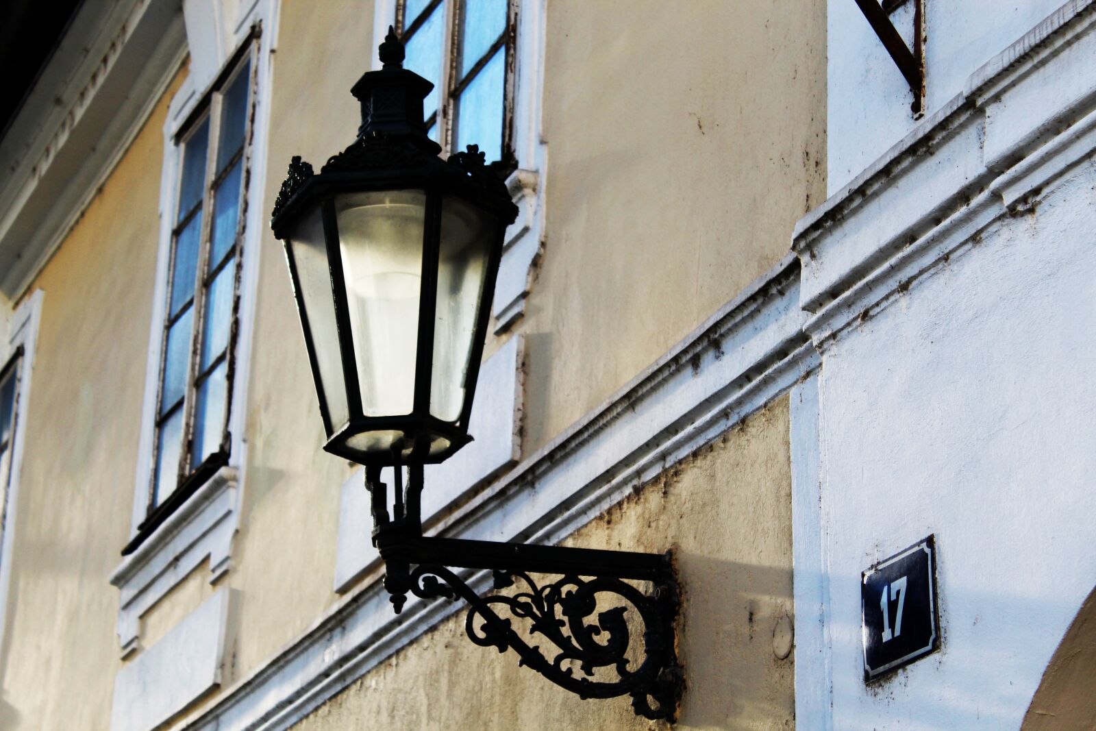 Canon EOS 1300D (EOS Rebel T6 / EOS Kiss X80) sample photo. Prague, city, architecture photography
