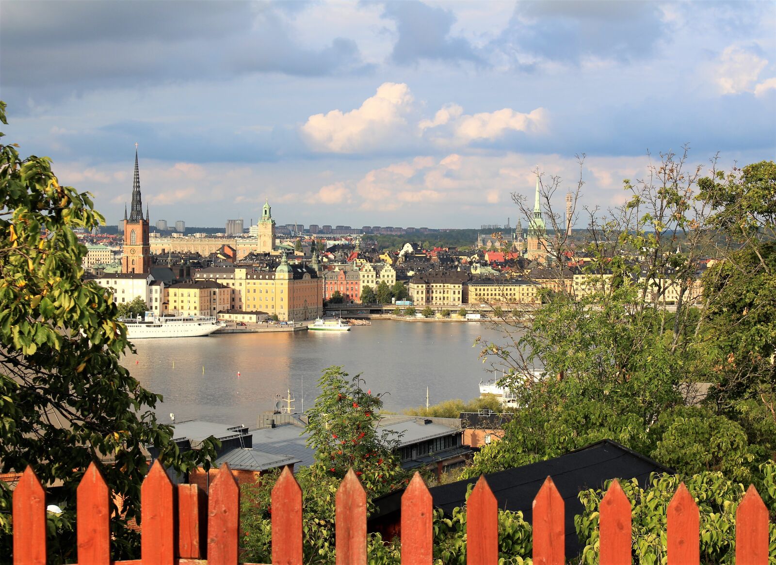 Canon EOS 700D (EOS Rebel T5i / EOS Kiss X7i) sample photo. Views, city, water photography