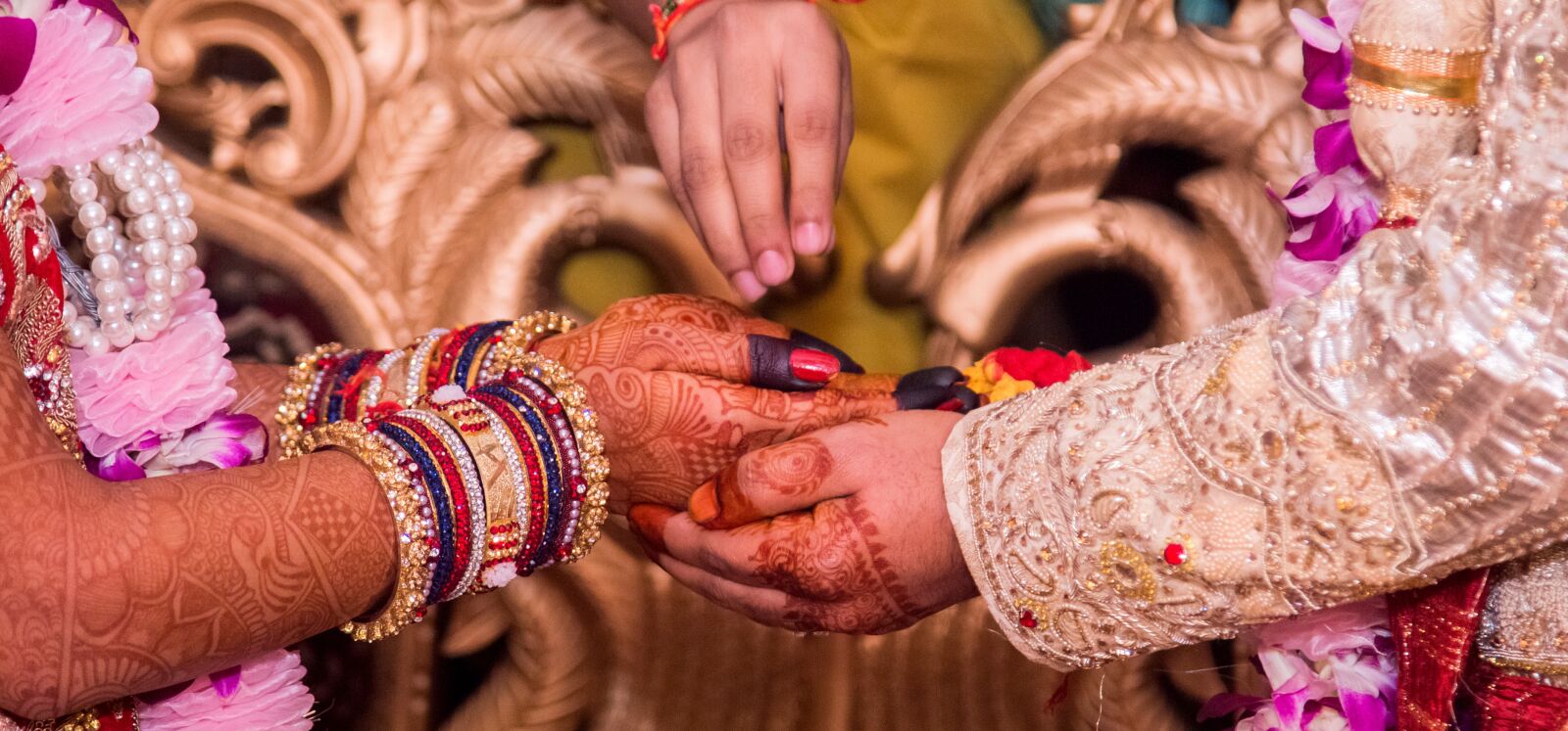 Canon EOS 6D + Canon EF 24-105mm F4L IS USM sample photo. Hand holding, together, relationship photography