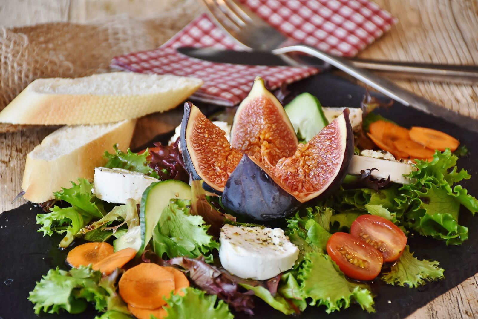 Nikon D7200 sample photo. Salad, figs, cheese photography