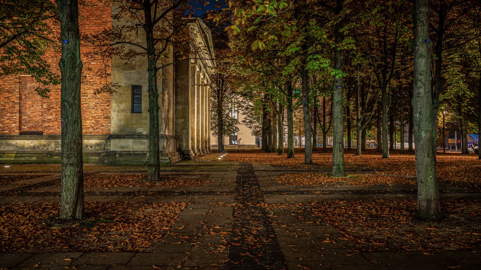 Sony a7 II + Sony FE 28-70mm F3.5-5.6 OSS sample photo. Night photograph, long exposure photography