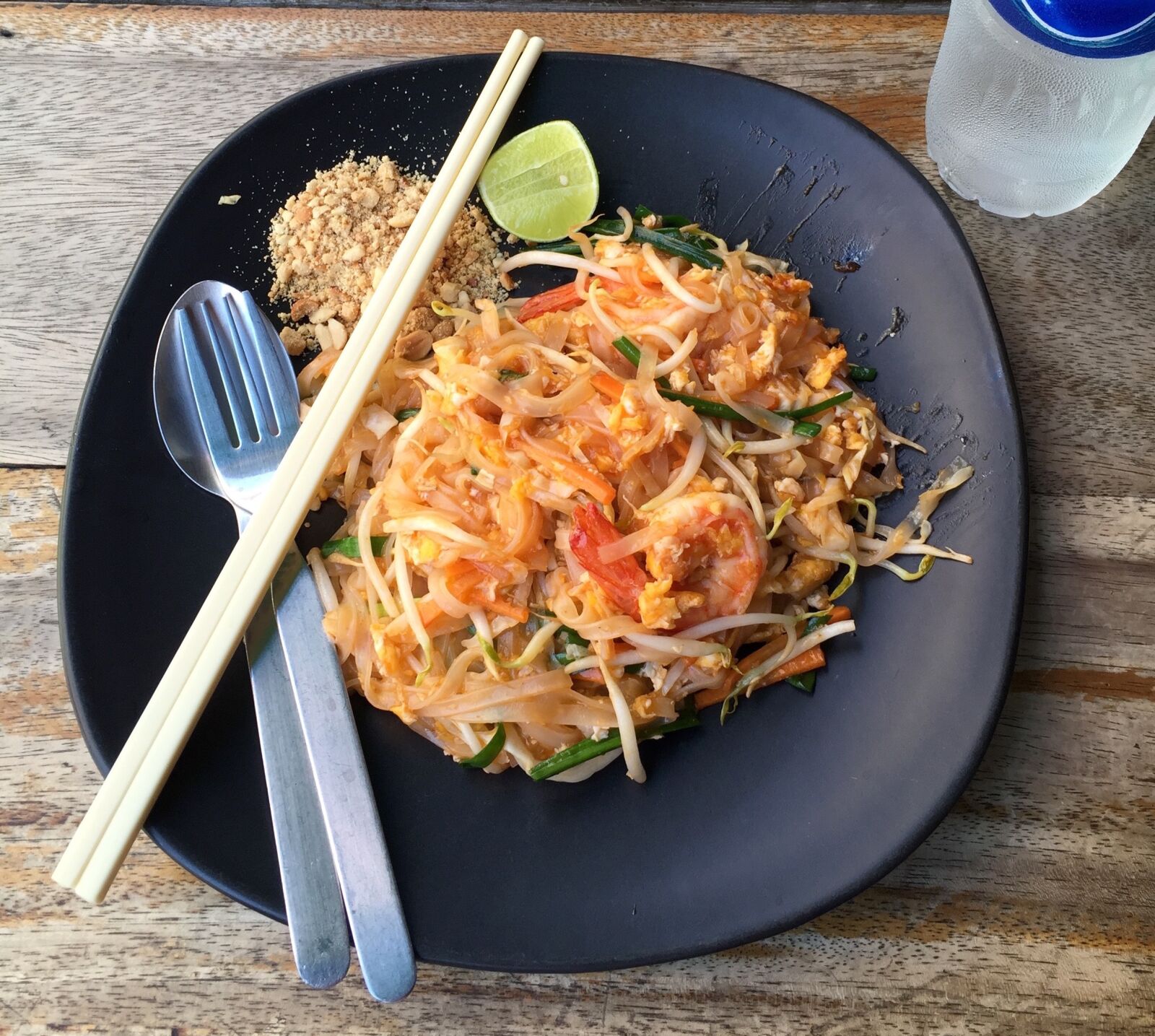 Apple iPhone 6 sample photo. Eat, pad thai, asia photography