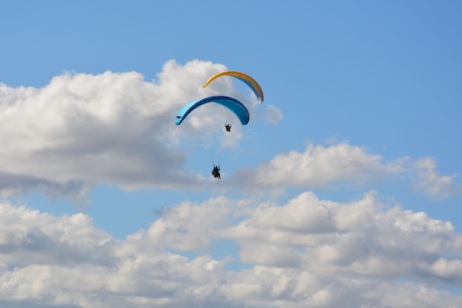 Nikon D5200 sample photo. Paragliding, paraglider, paragliders duo photography