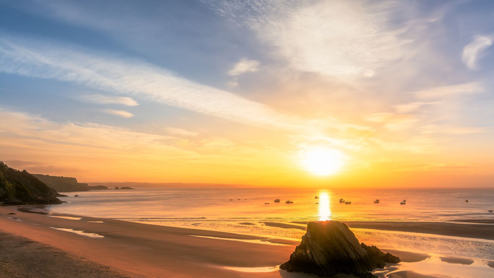Tokina AT-X Pro 11-16mm F2.8 DX II sample photo. Bay, seascape, tenby photography
