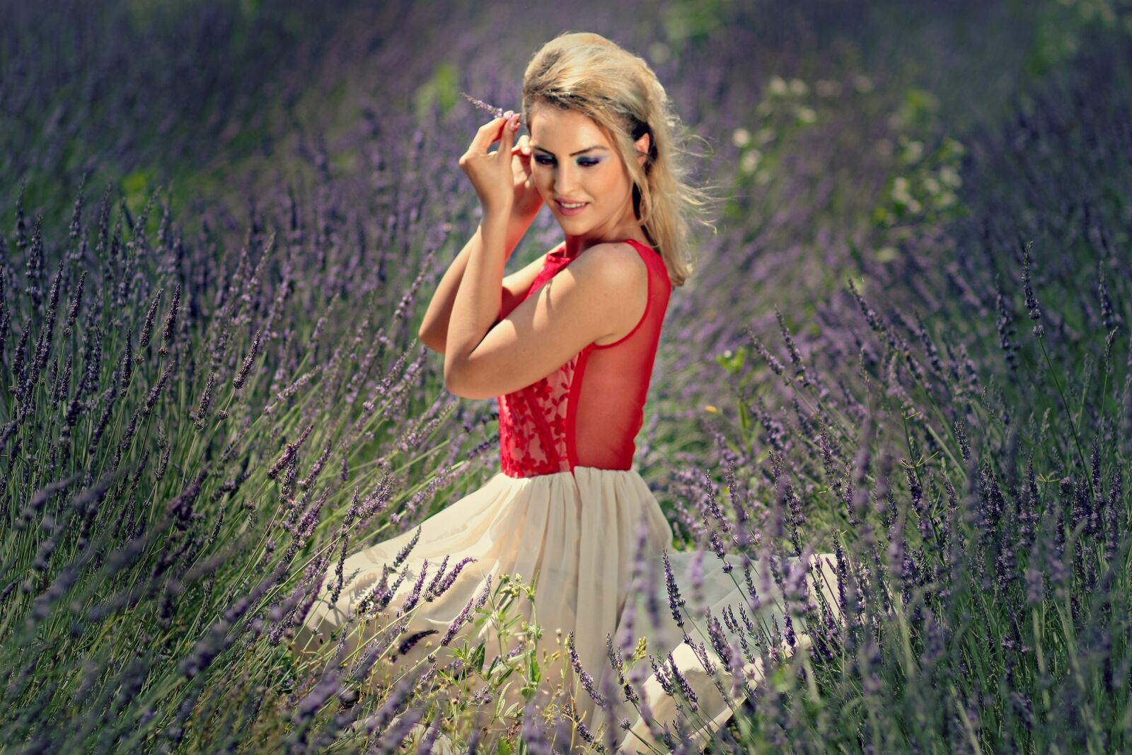 Canon EOS 450D (EOS Rebel XSi / EOS Kiss X2) sample photo. Girl, lavender, mov photography