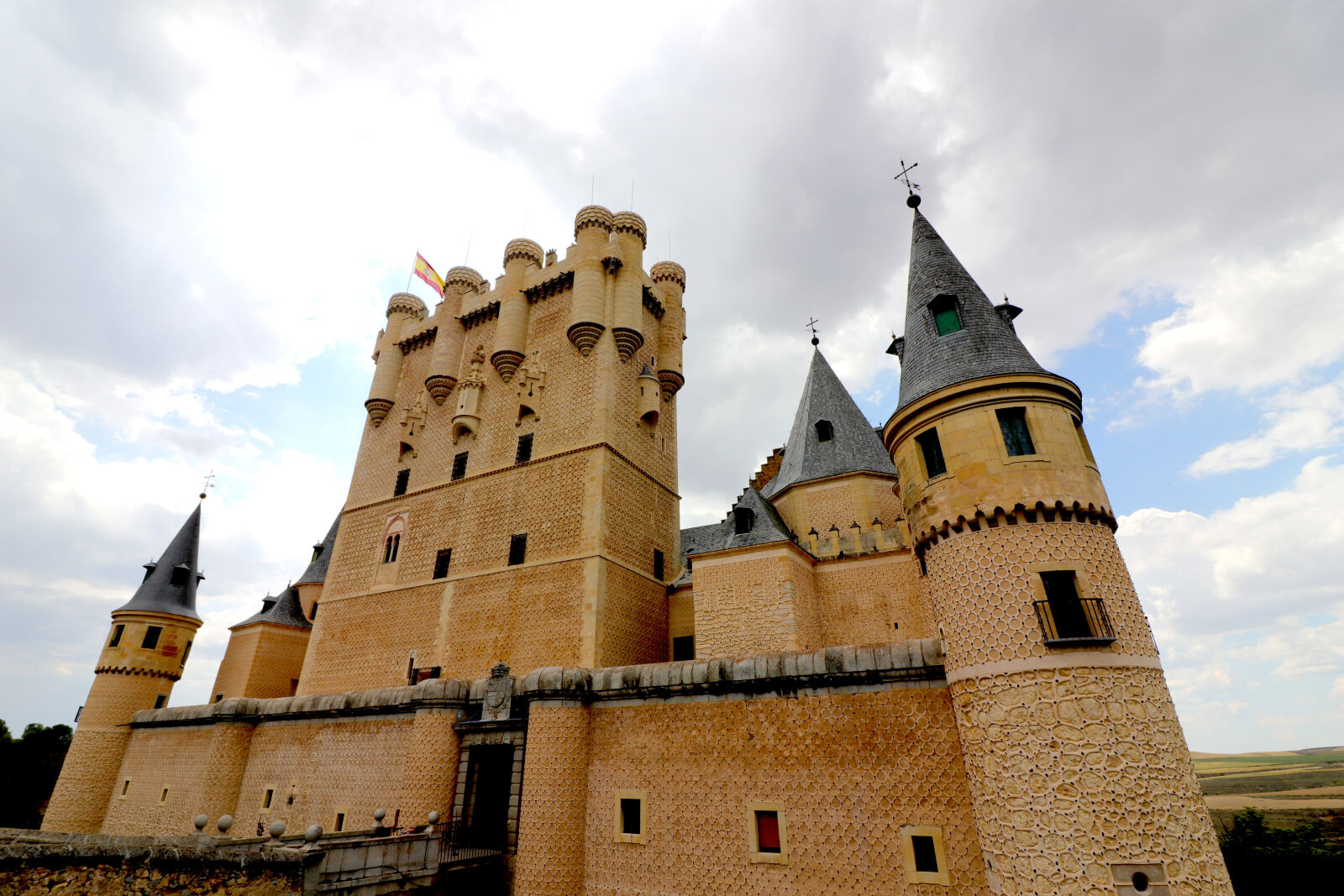 Canon EF-S 10-18mm F4.5–5.6 IS STM sample photo. Castle, old, castle, spain photography