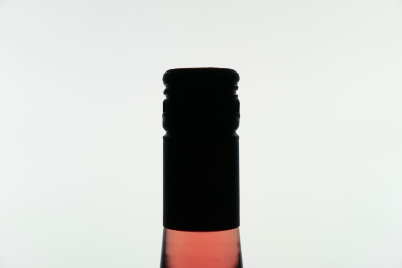 Sony a6000 + Sony E 35mm F1.8 OSS sample photo. Wine, rotling, bottle photography