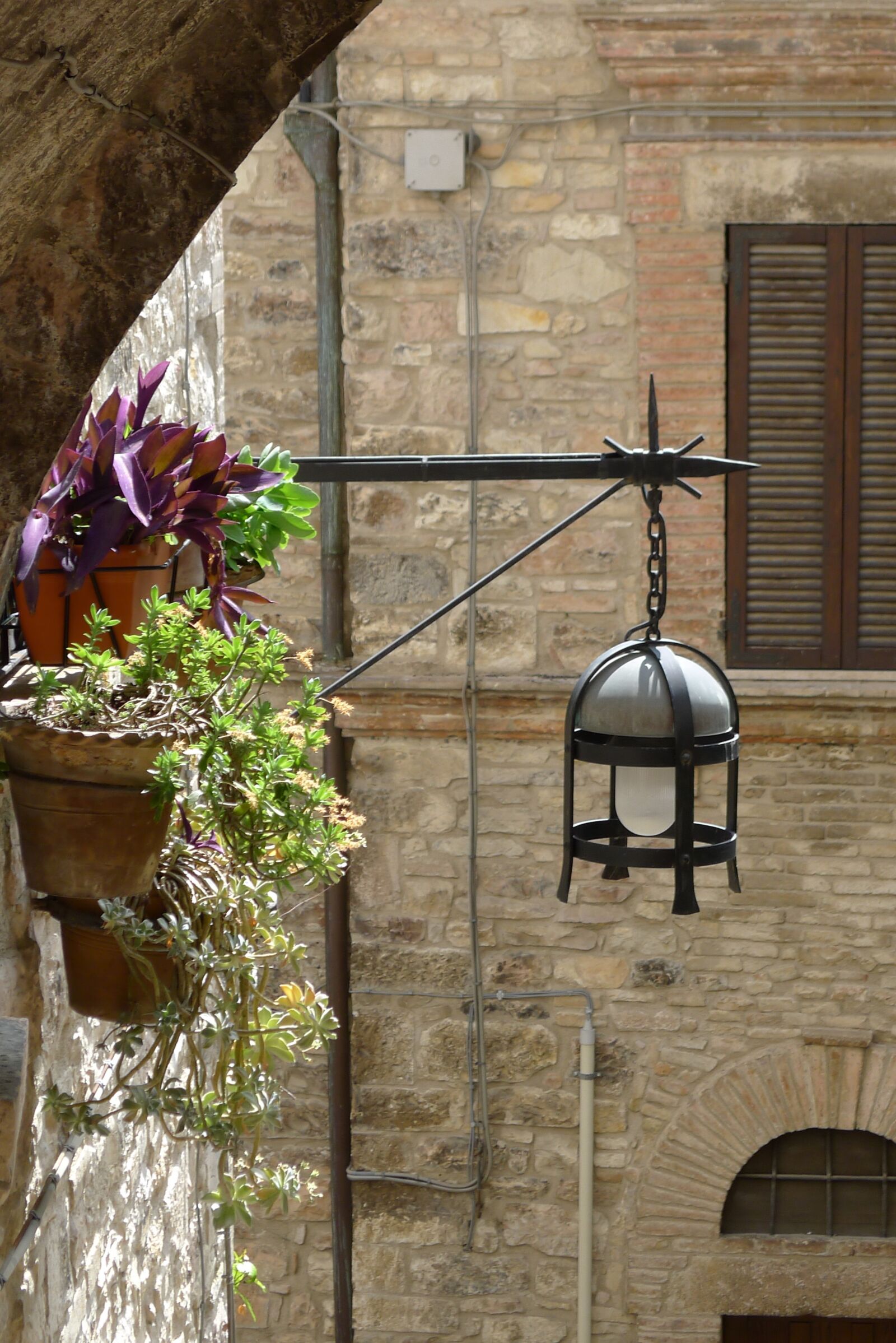 Panasonic Lumix DMC-LX5 sample photo. Assisi, medieval lantern, italy photography