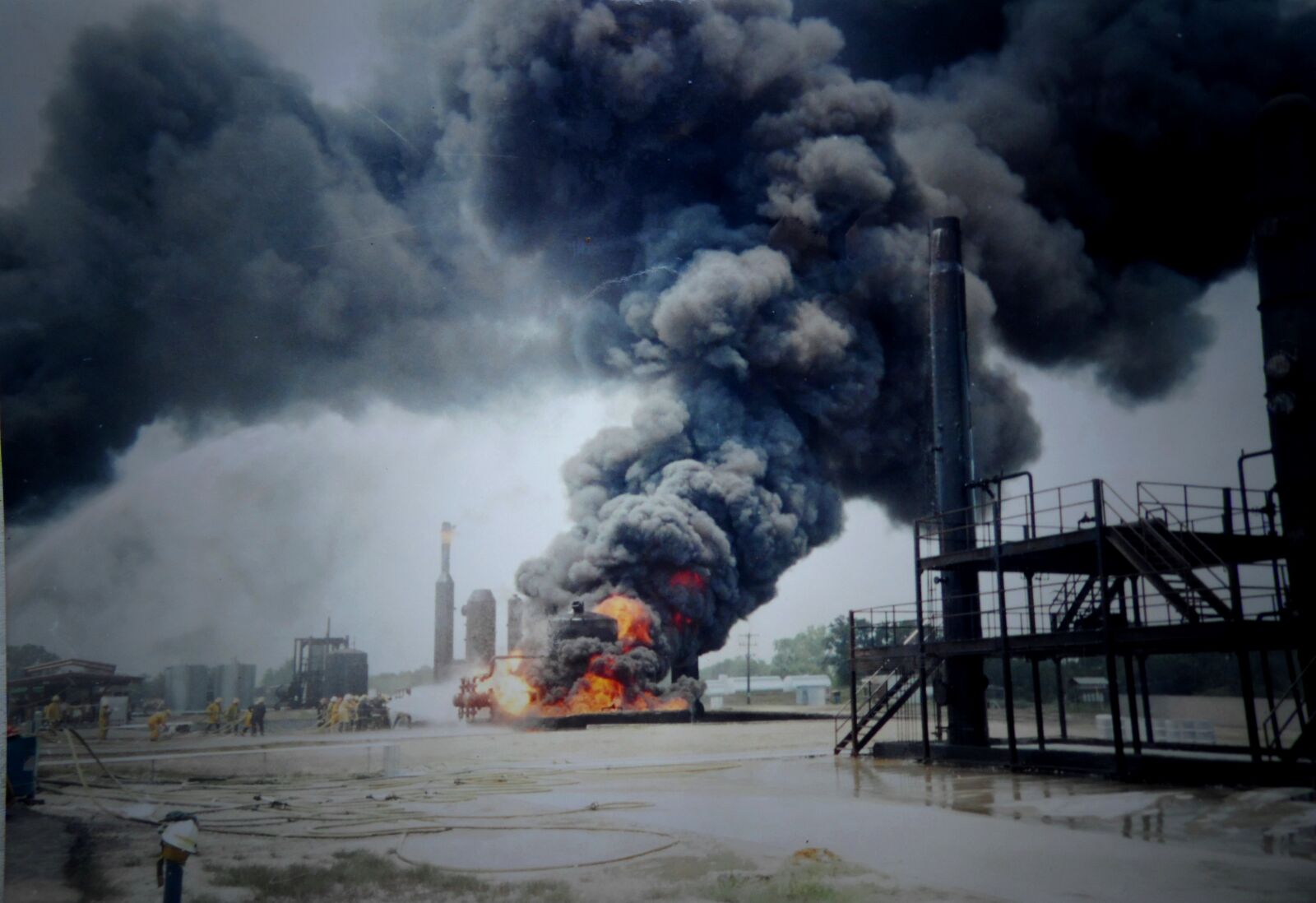 Samsung WB100/  WB101 sample photo. Bombero, fuego, humo, incendio photography