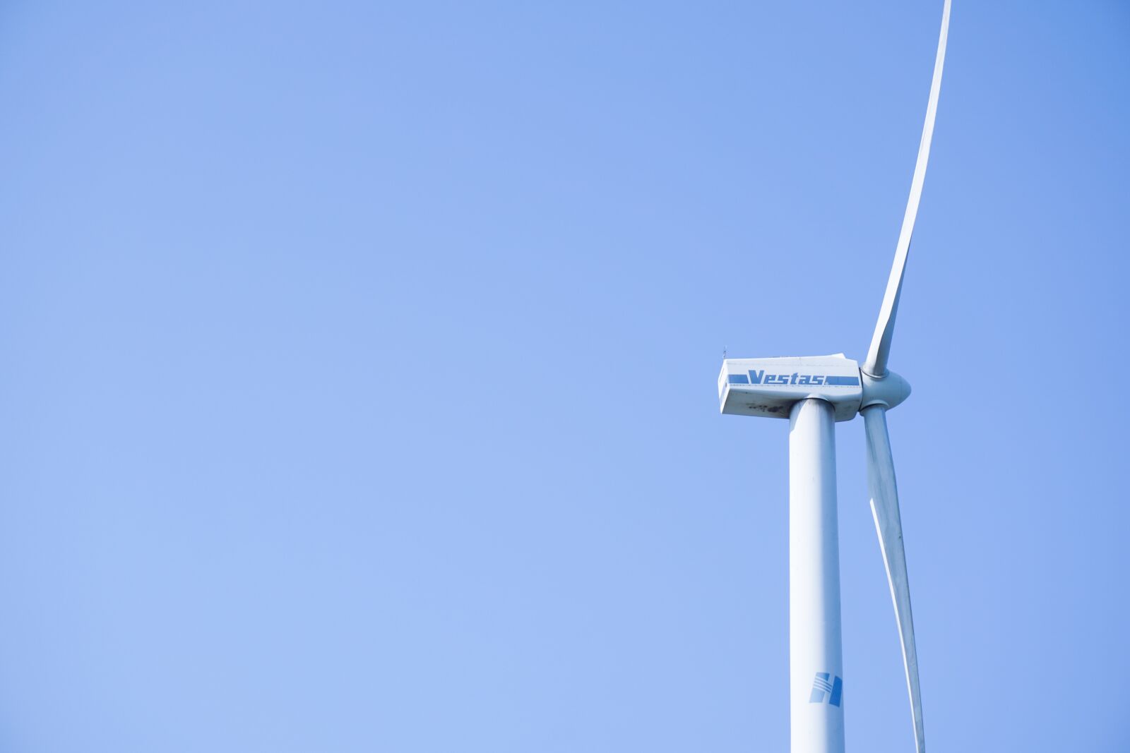 Sony a5100 sample photo. Windmill, sky, fresh photography