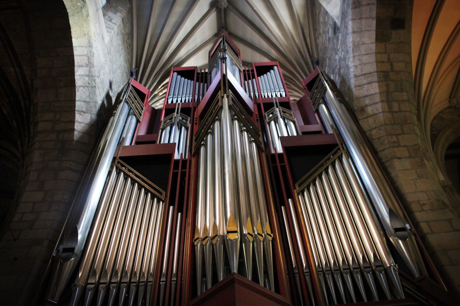 Canon EOS 1100D (EOS Rebel T3 / EOS Kiss X50) sample photo. Organ, church, instrument photography