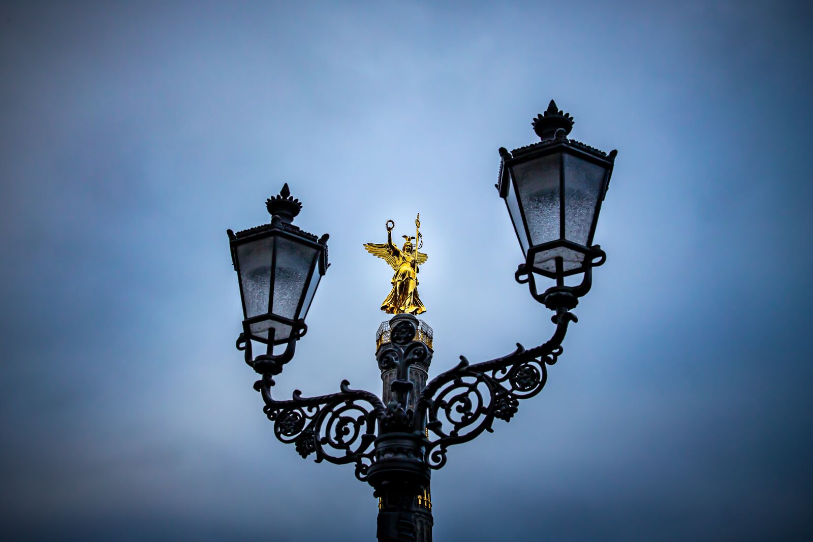 Canon EOS 6D Mark II sample photo. Siegess ule, gold else photography