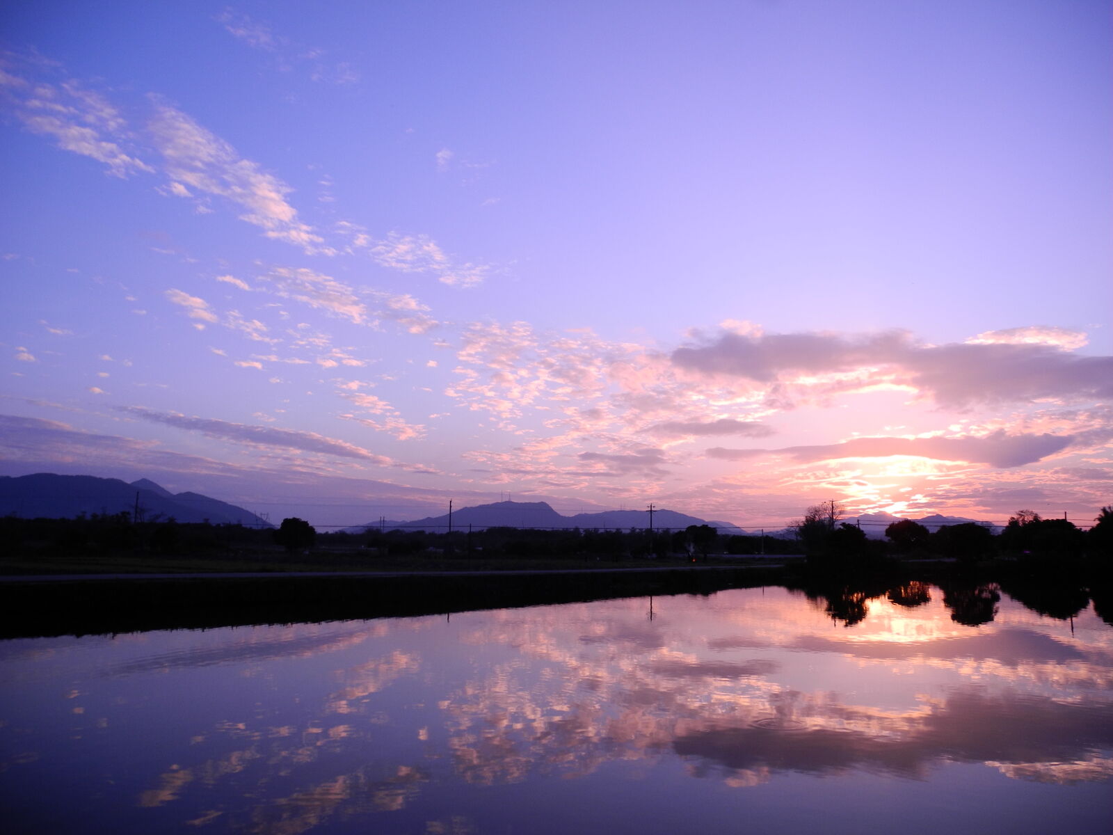 Nikon Coolpix P7100 sample photo. Beautiful, clouds, dawn, dusk photography