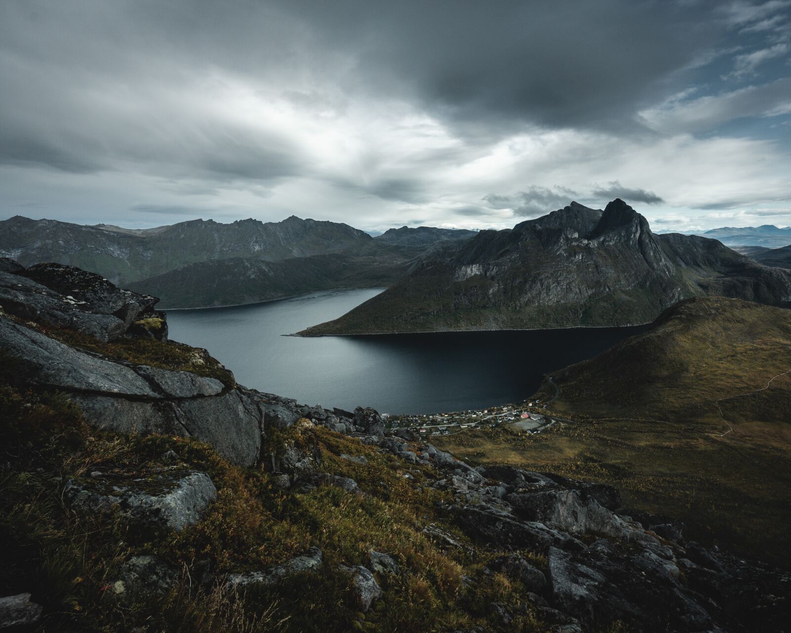 Sony a7 II + Sony Vario-Tessar T* FE 16-35mm F4 ZA OSS sample photo. Norway, lofoten, nature photography