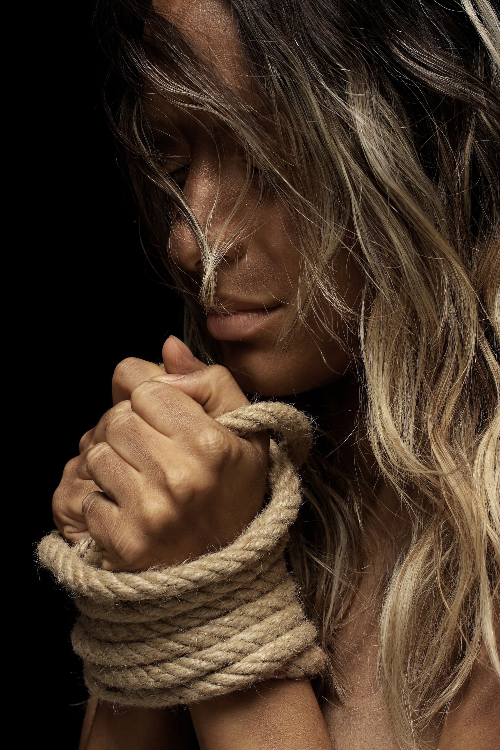 Canon EOS 40D sample photo. Rope, model, hands photography