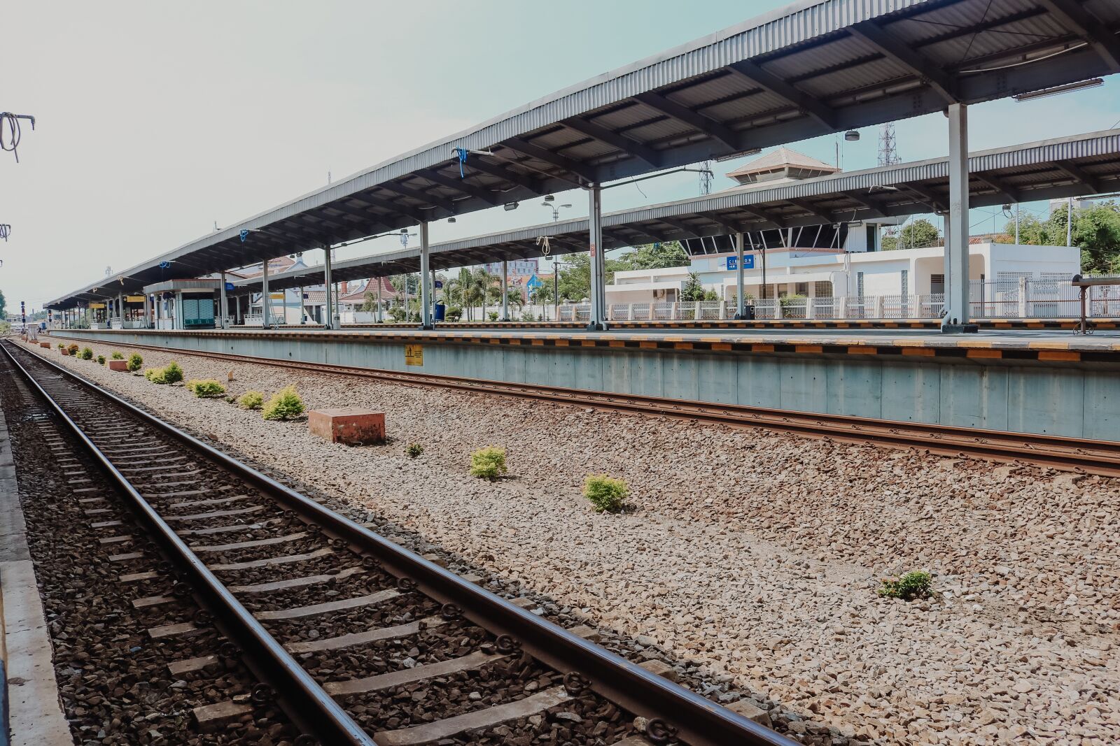 Canon EOS 750D (EOS Rebel T6i / EOS Kiss X8i) sample photo. Train, urban, railway photography