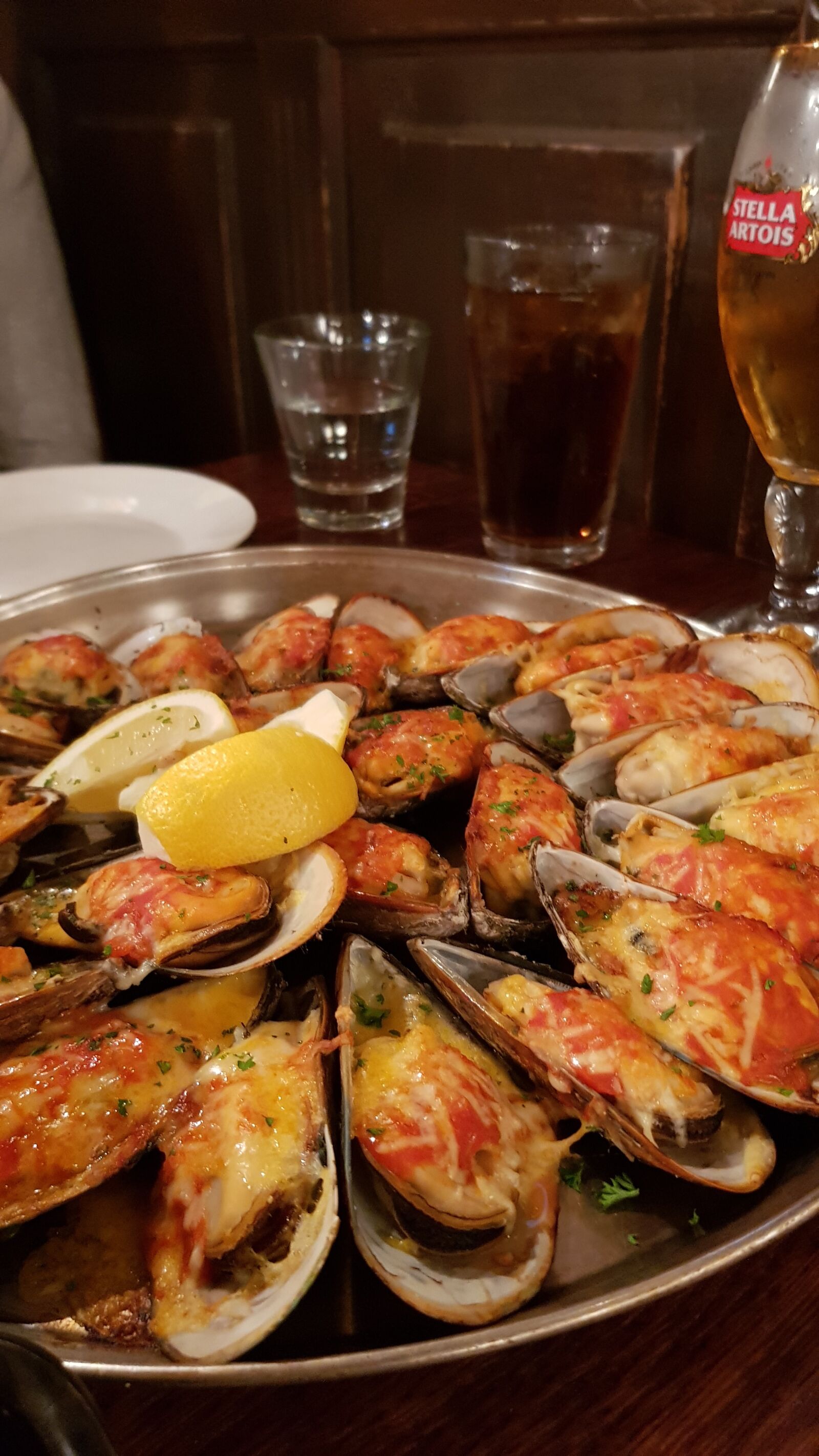Samsung Galaxy S8 sample photo. Mussel, platter, occidental photography