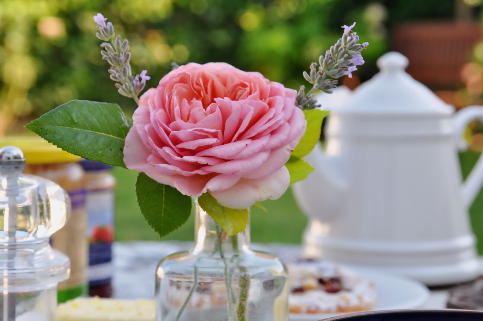 Nikon D90 sample photo. Breakfast, breakfast table, rose photography