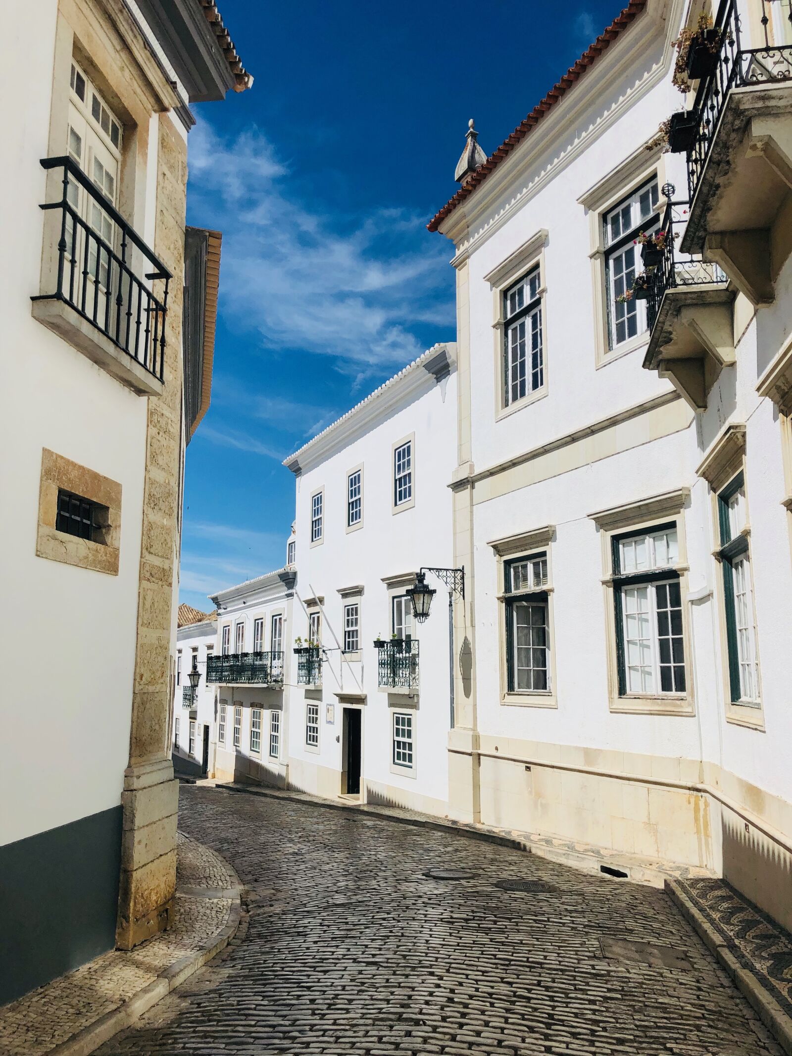 Apple iPhone 8 sample photo. Building, travel, portugal photography