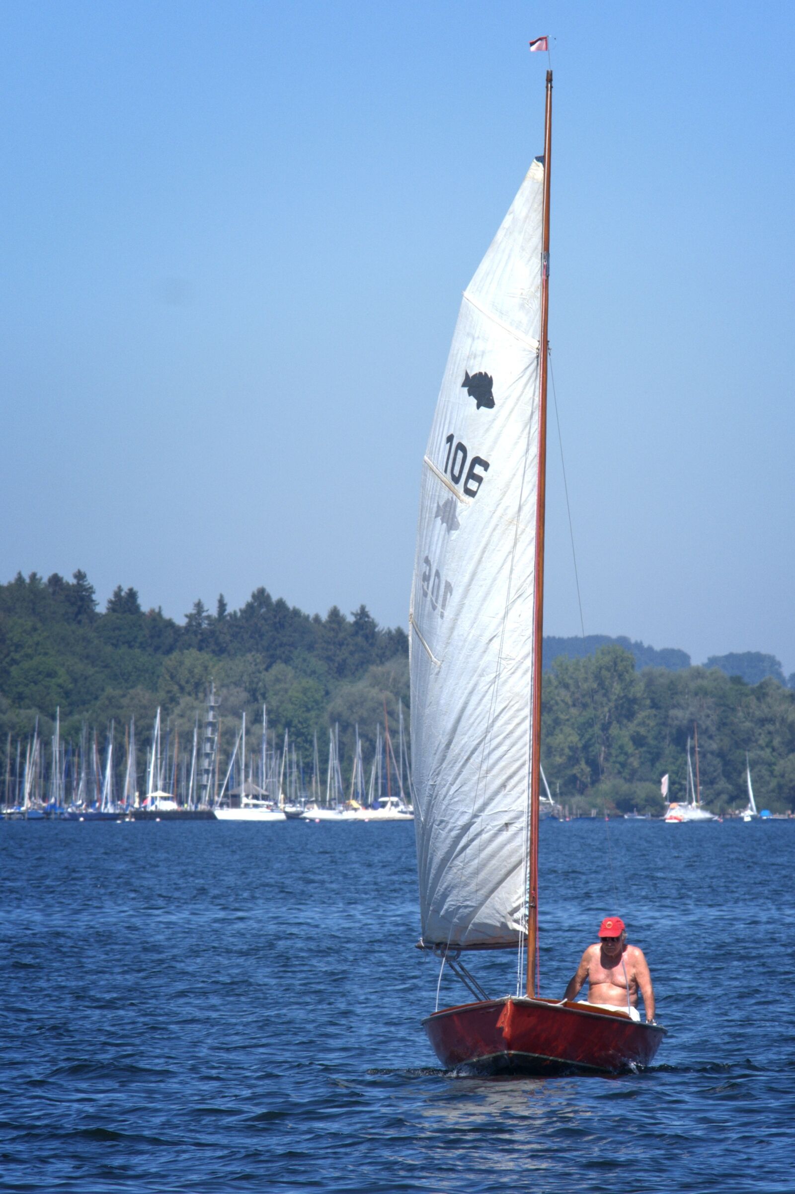 55.0-200.0mm f/4.0-f/5.6 sample photo. Sailing boat, sail, boat photography