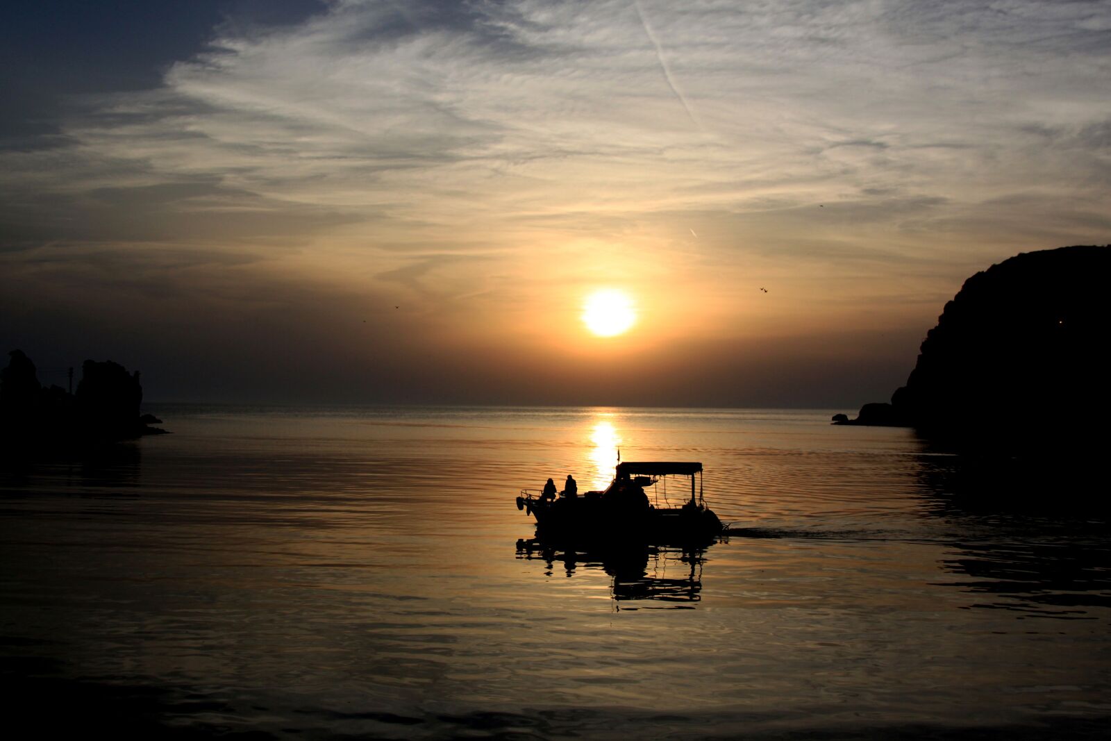 Canon EOS 500D (EOS Rebel T1i / EOS Kiss X3) sample photo. Sunset, landscape, marine photography
