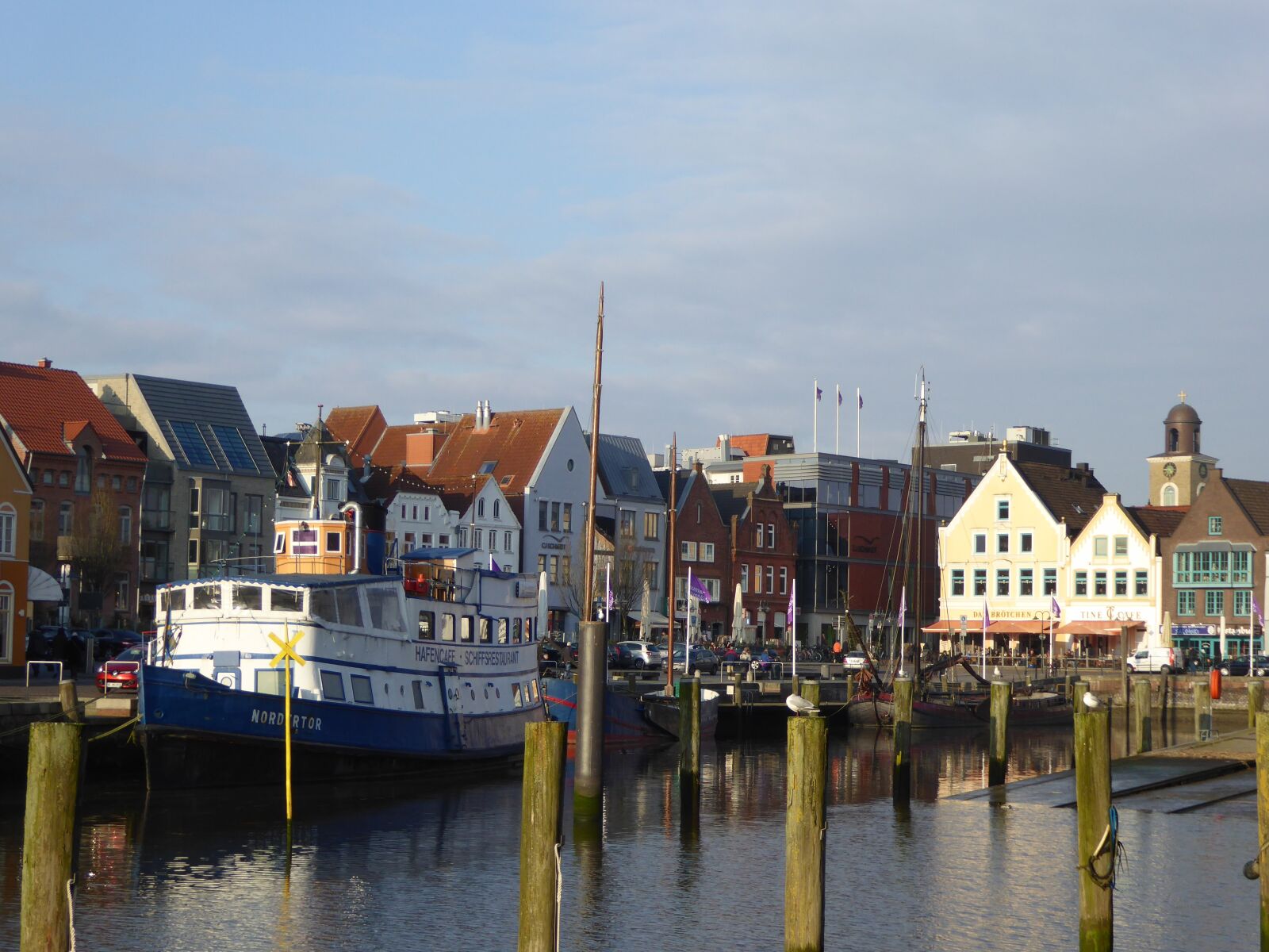 Panasonic DMC-TZ61 sample photo. Husum, port, ships photography