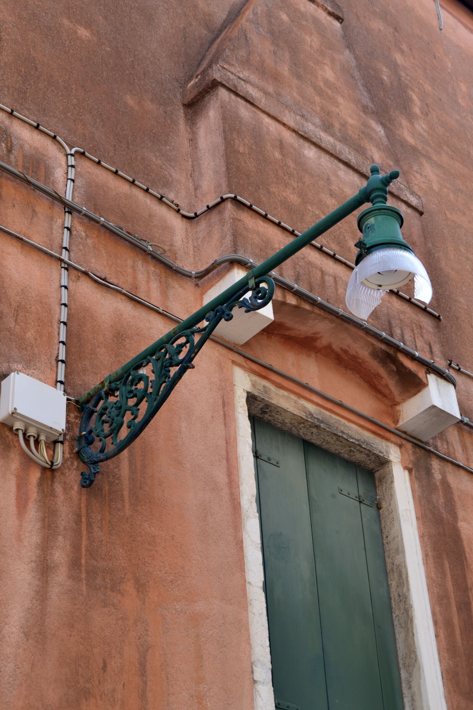 Nikon D3100 sample photo. Venice, street light, facade photography