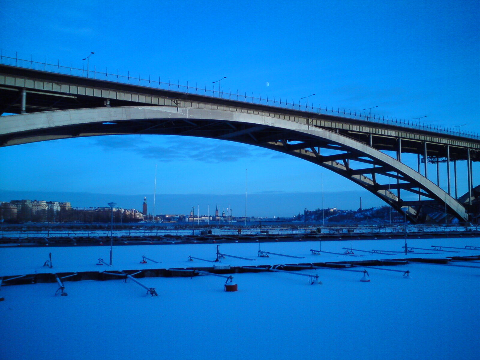 Sony Ericsson C702 sample photo. Bridge photography