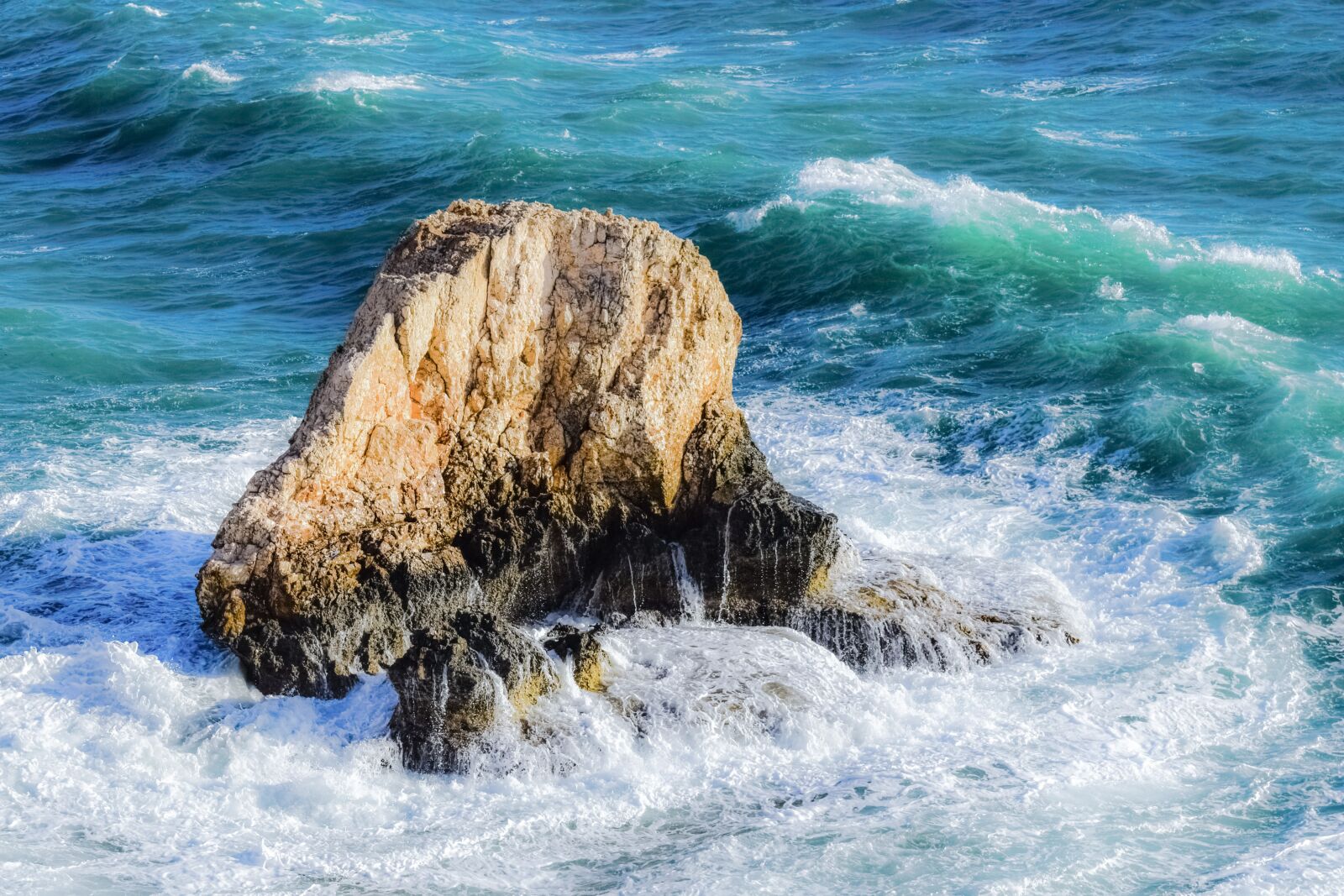 Nikon D3300 sample photo. Rock, wave, crushing photography