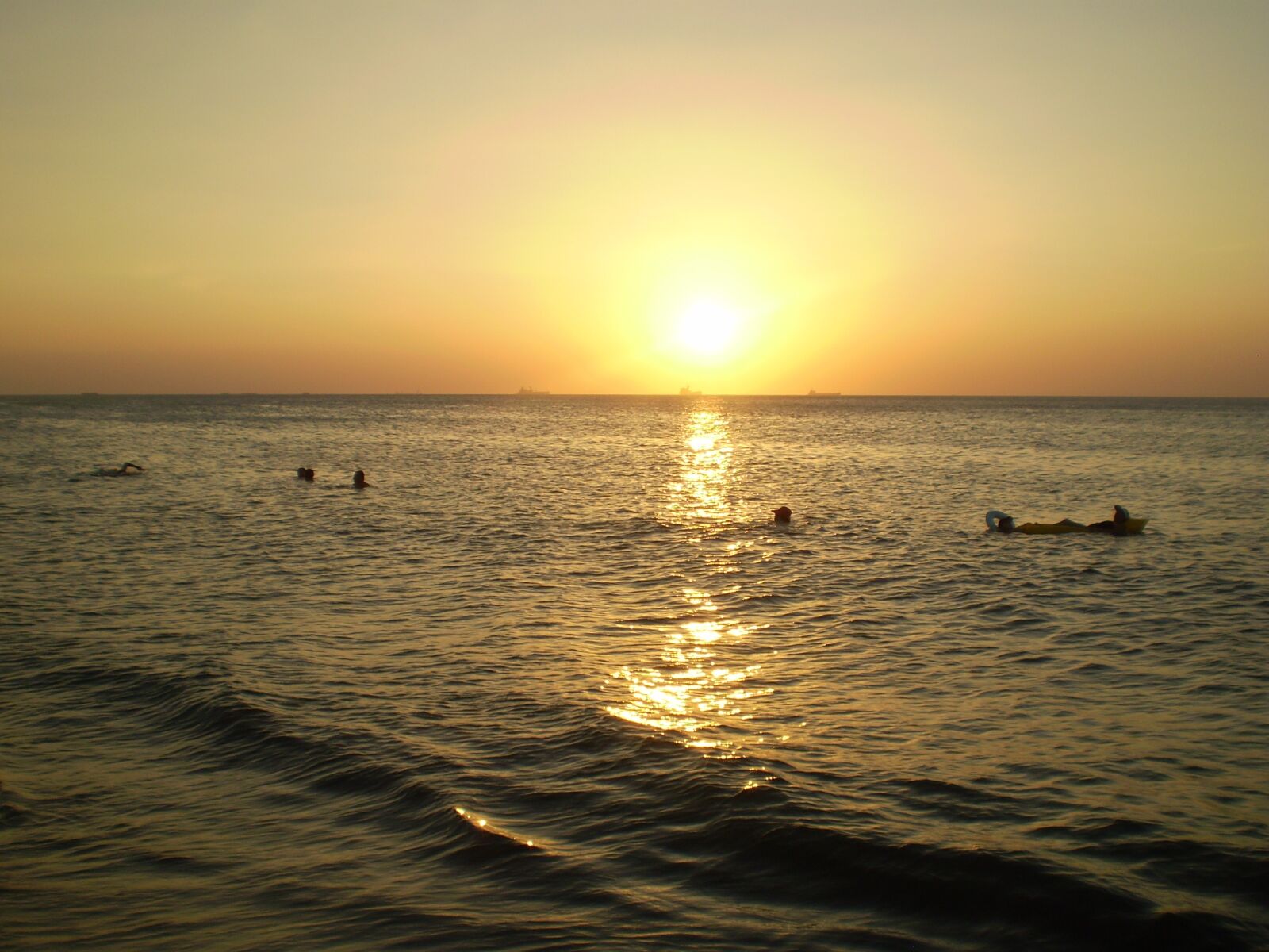 Olympus FE210,X775 sample photo. Beach, landscape photography