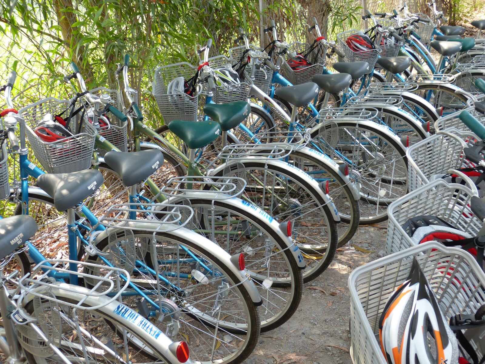 Panasonic Lumix DMC-FZ150 sample photo. Vietnam, mekong delta, bike photography