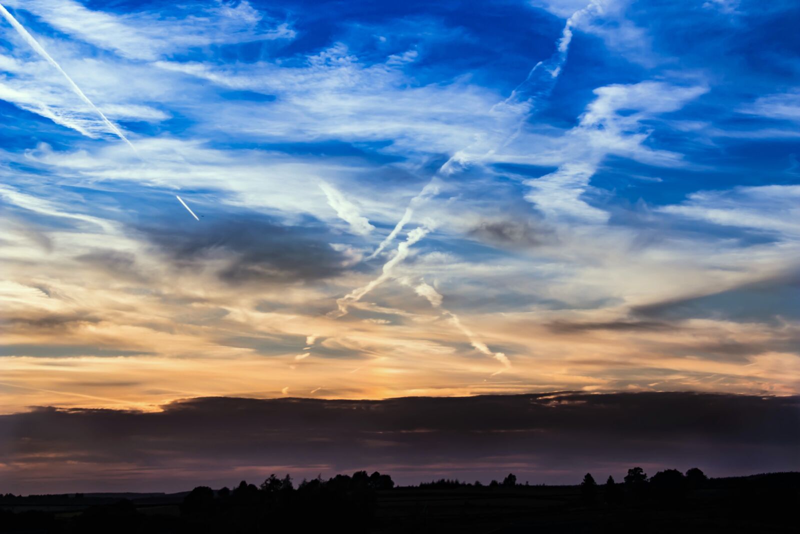 Canon EOS 650D (EOS Rebel T4i / EOS Kiss X6i) sample photo. Sunset, sky, clouds photography