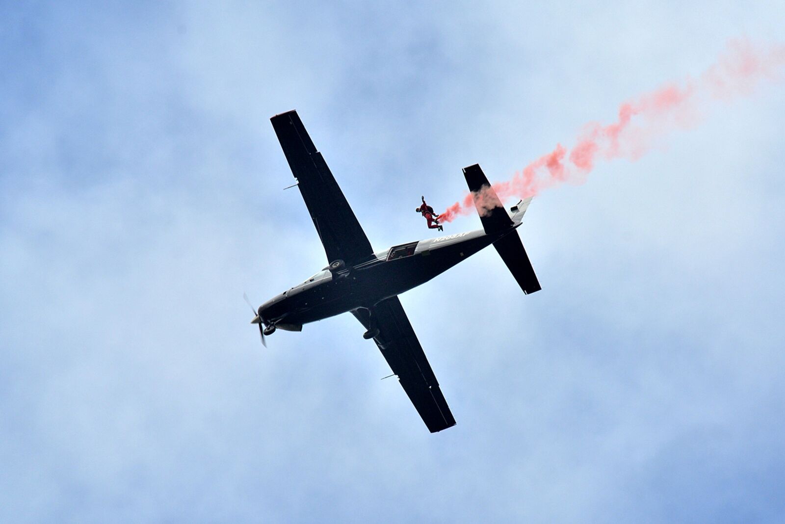 Nikon D7200 sample photo. Sky diving, plane, parachute photography