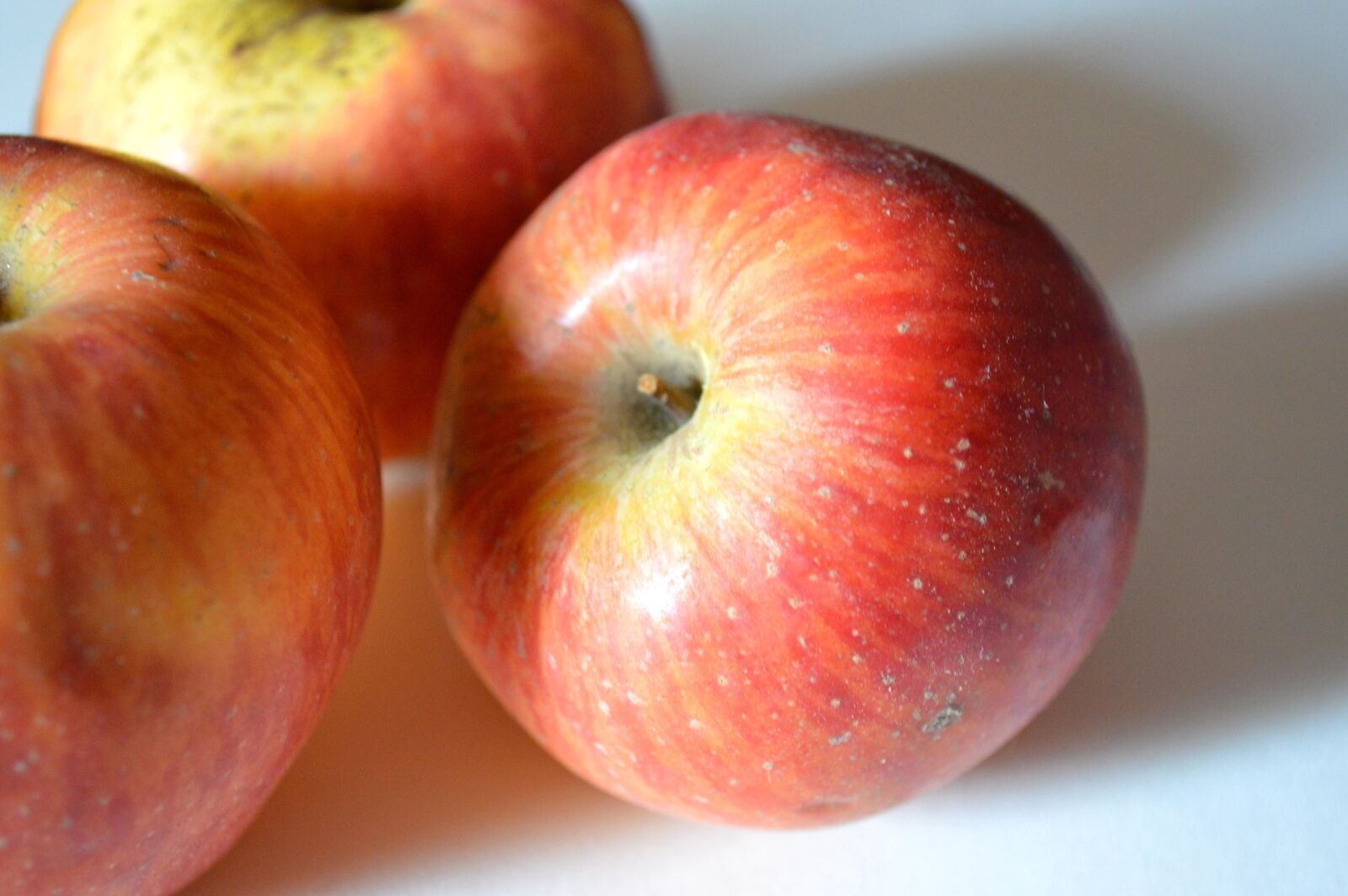 Nikon D3200 sample photo. Red, apple, delicious, fruit photography