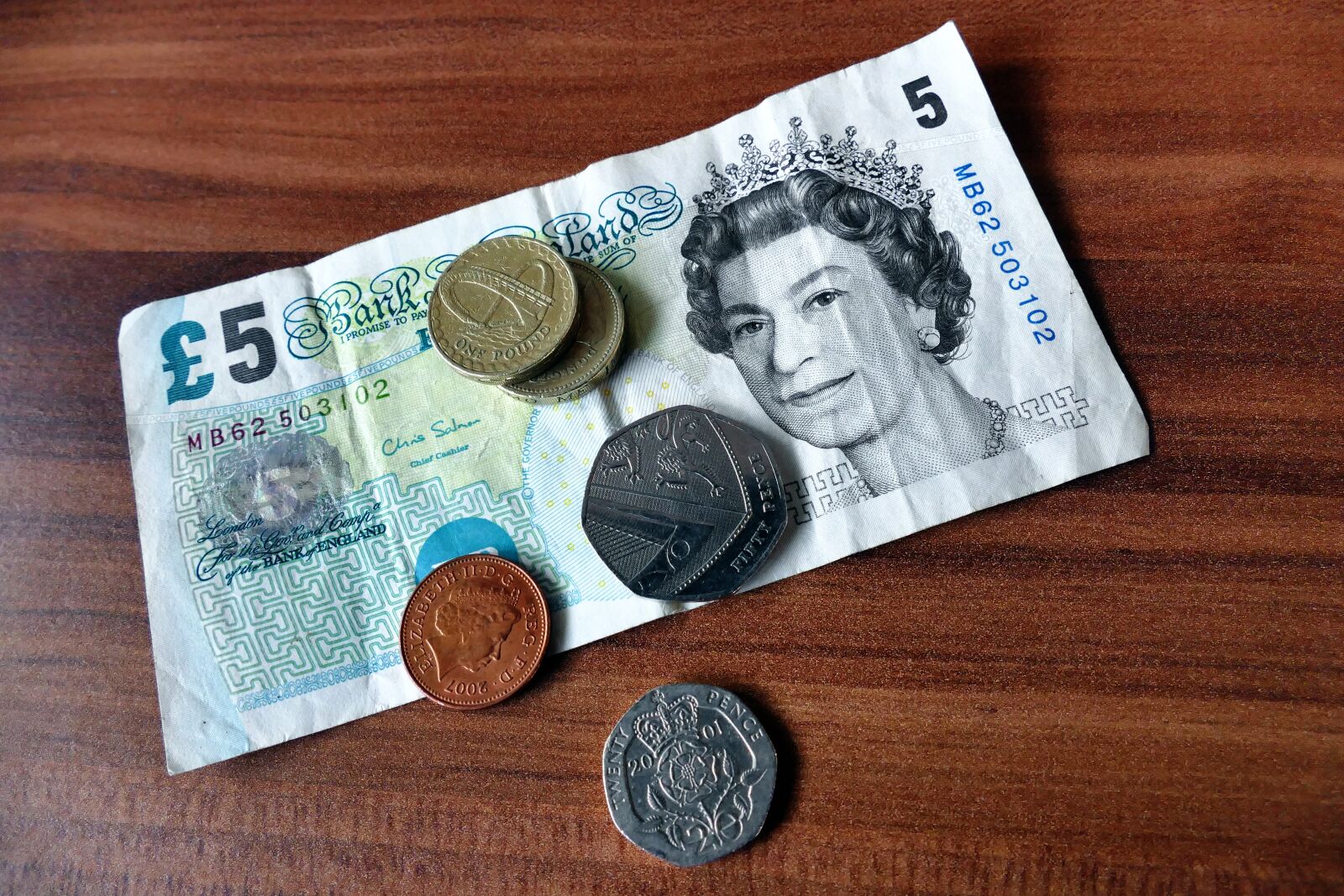 Panasonic Lumix DMC-FZ1000 sample photo. Bank, notes, bills, cash photography