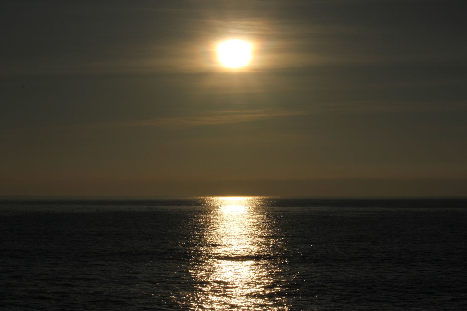 Canon EOS 550D (EOS Rebel T2i / EOS Kiss X4) sample photo. Dusk, dawn, sea photography