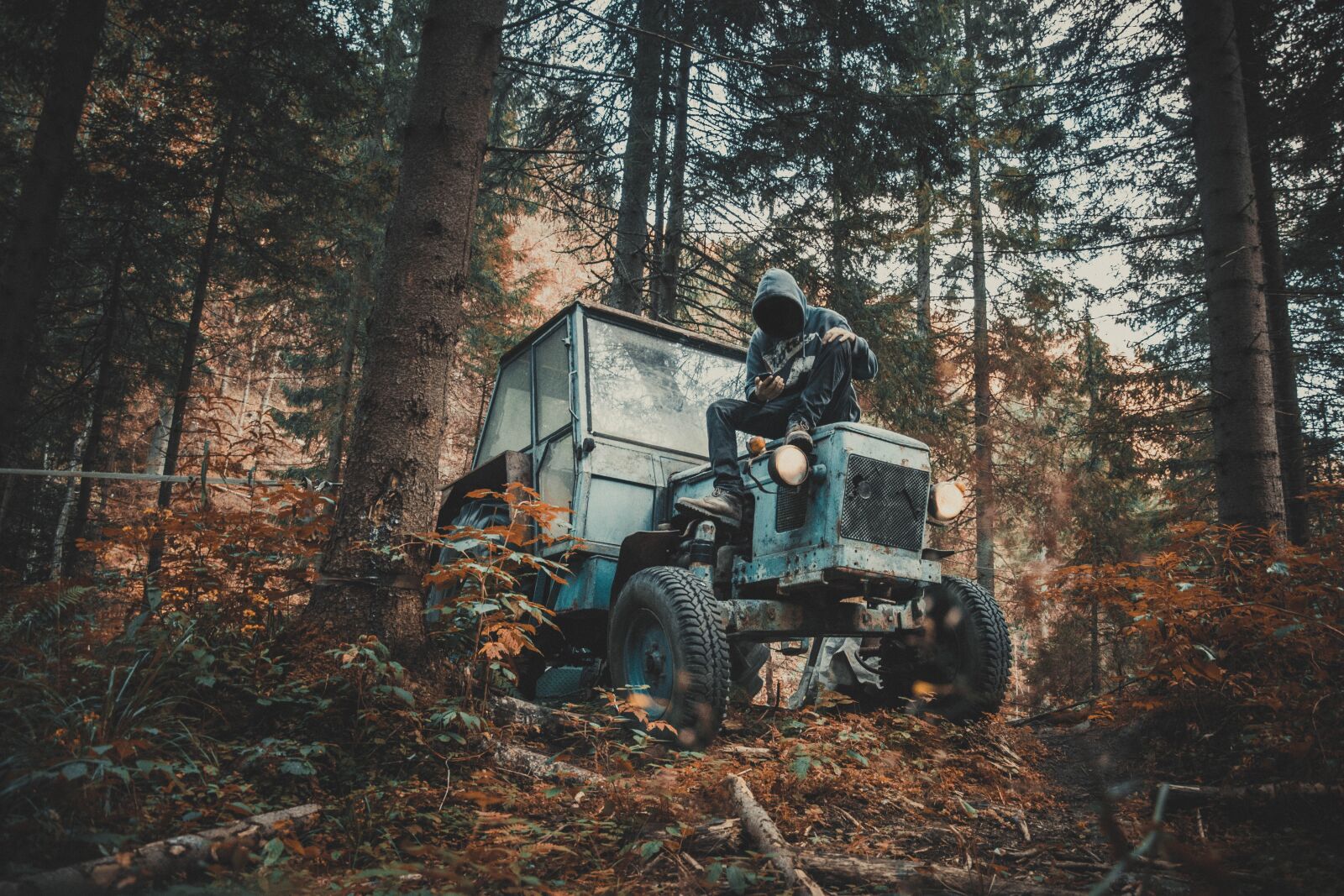Nikon D3300 sample photo. Tractor, mask, veiled photography