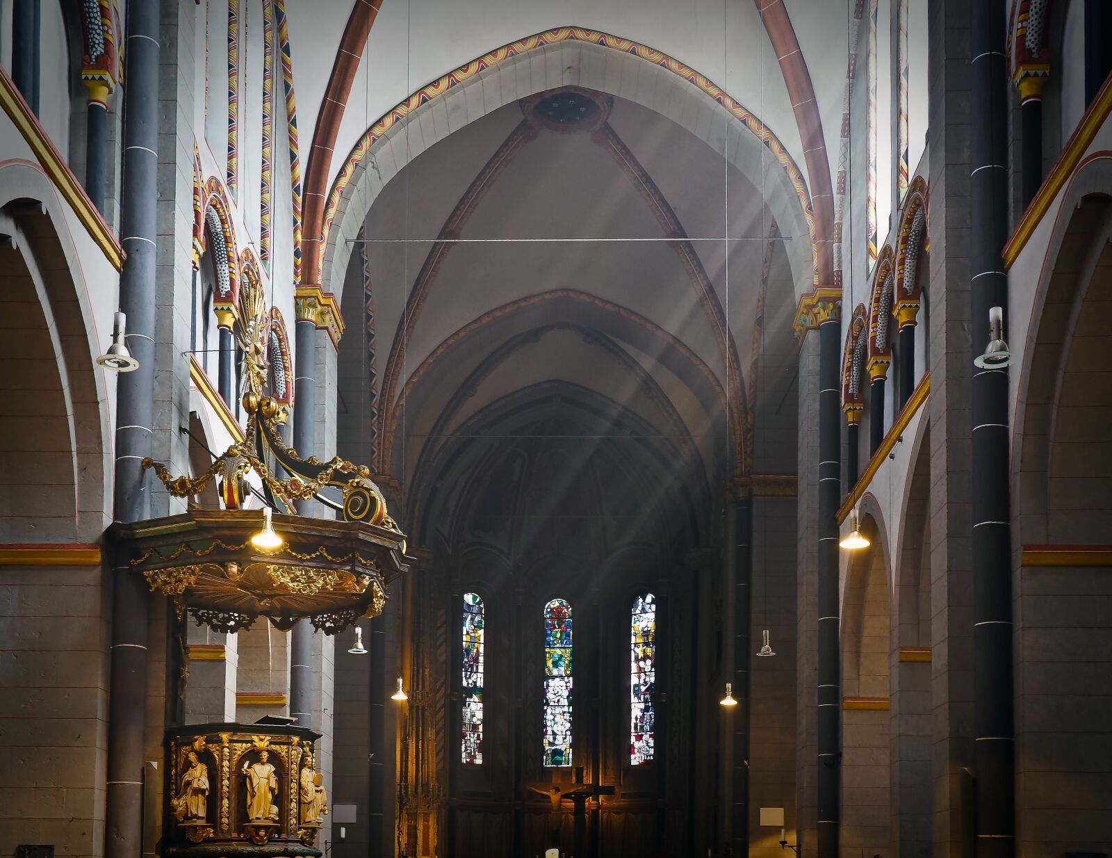 Olympus OM-D E-M10 sample photo. Church, architecture, building photography