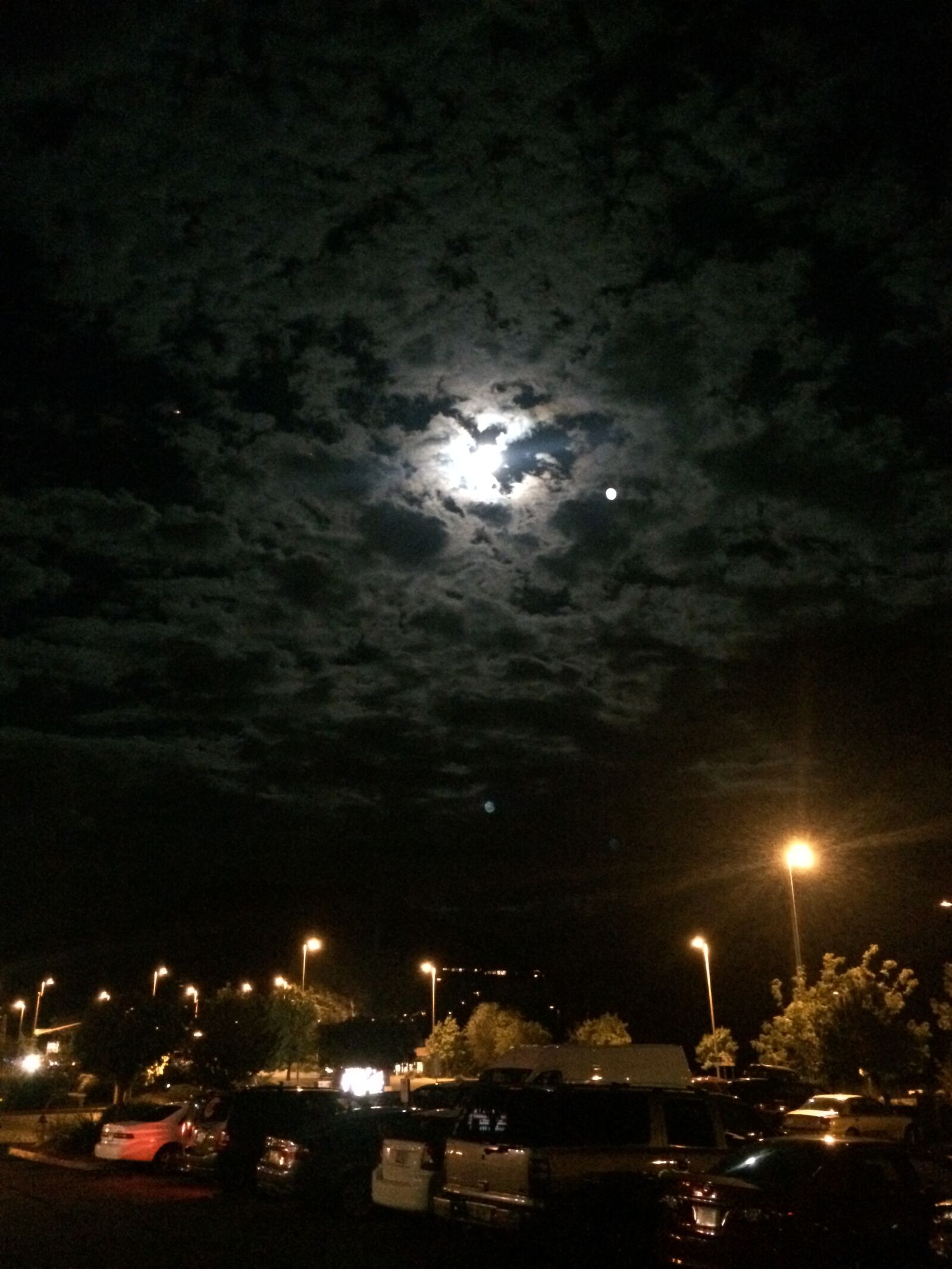 iPhone 5s back camera 4.12mm f/2.2 sample photo. Moonlight, clouds, night sky 224 photography