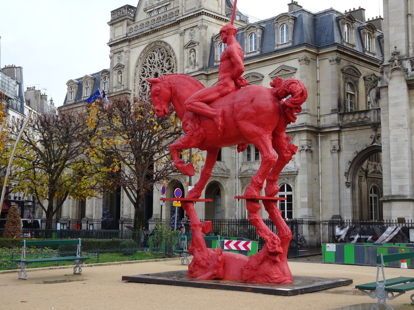 Sony Cyber-shot DSC-HX90V sample photo. Sculpture, horse, jumper photography
