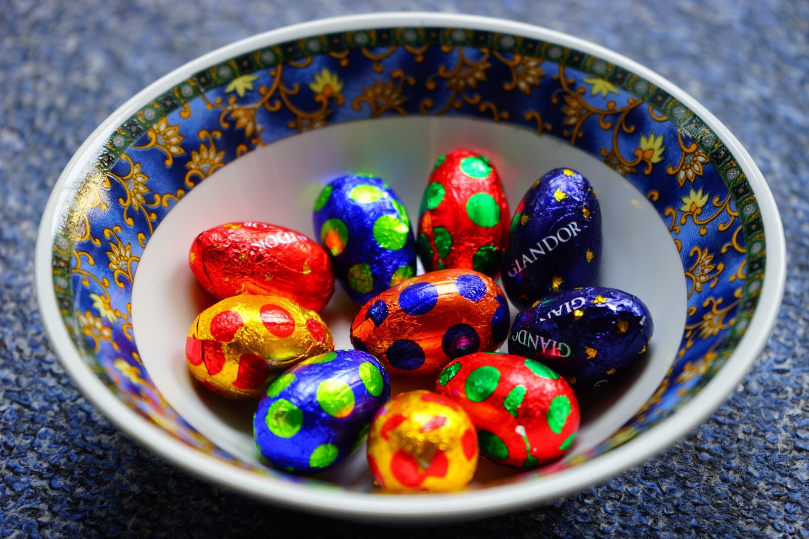 Sony a7 sample photo. Easter, easter eggs, colorful photography