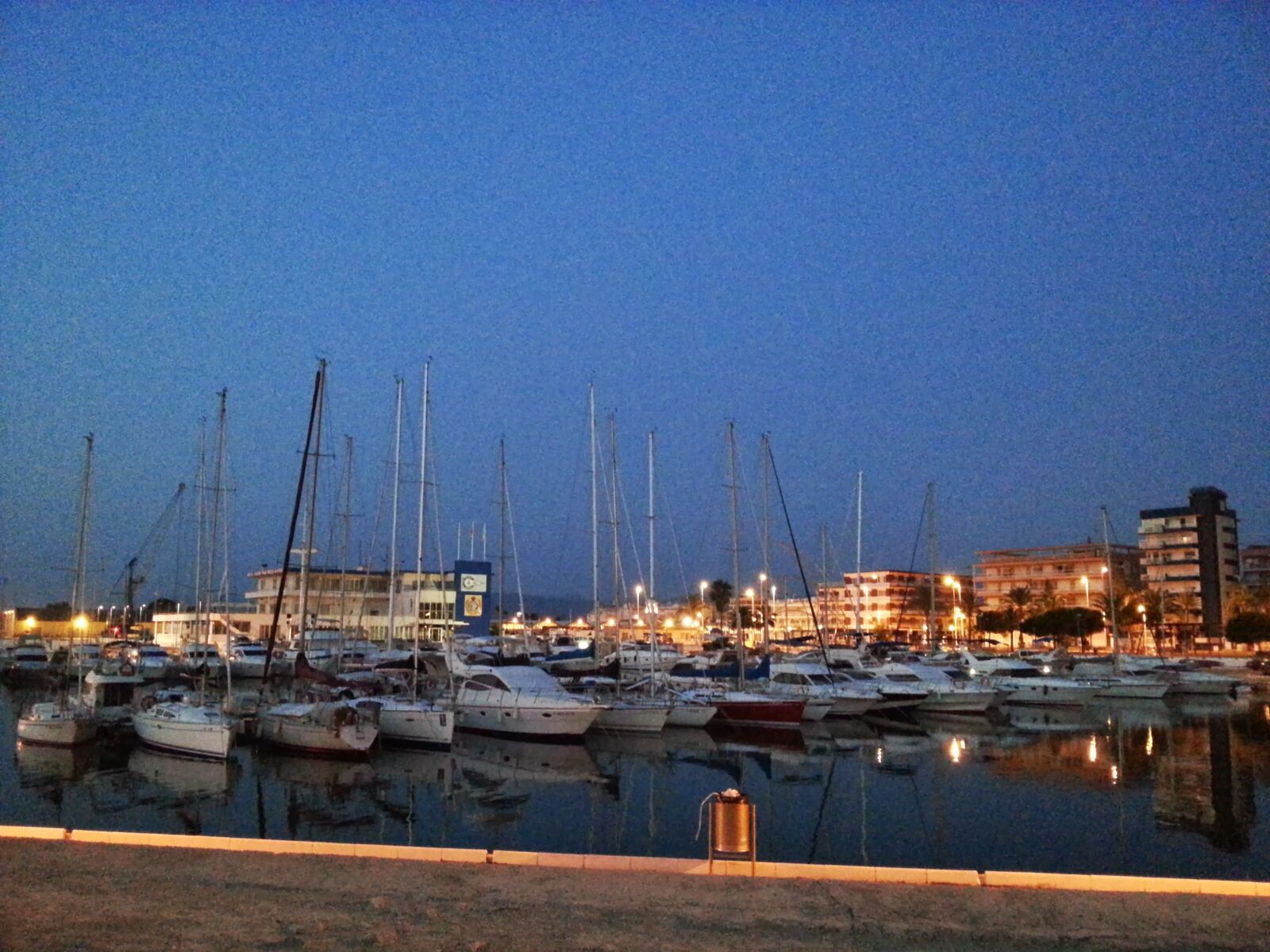 Samsung Galaxy Note2 sample photo. Beach, port, sea photography