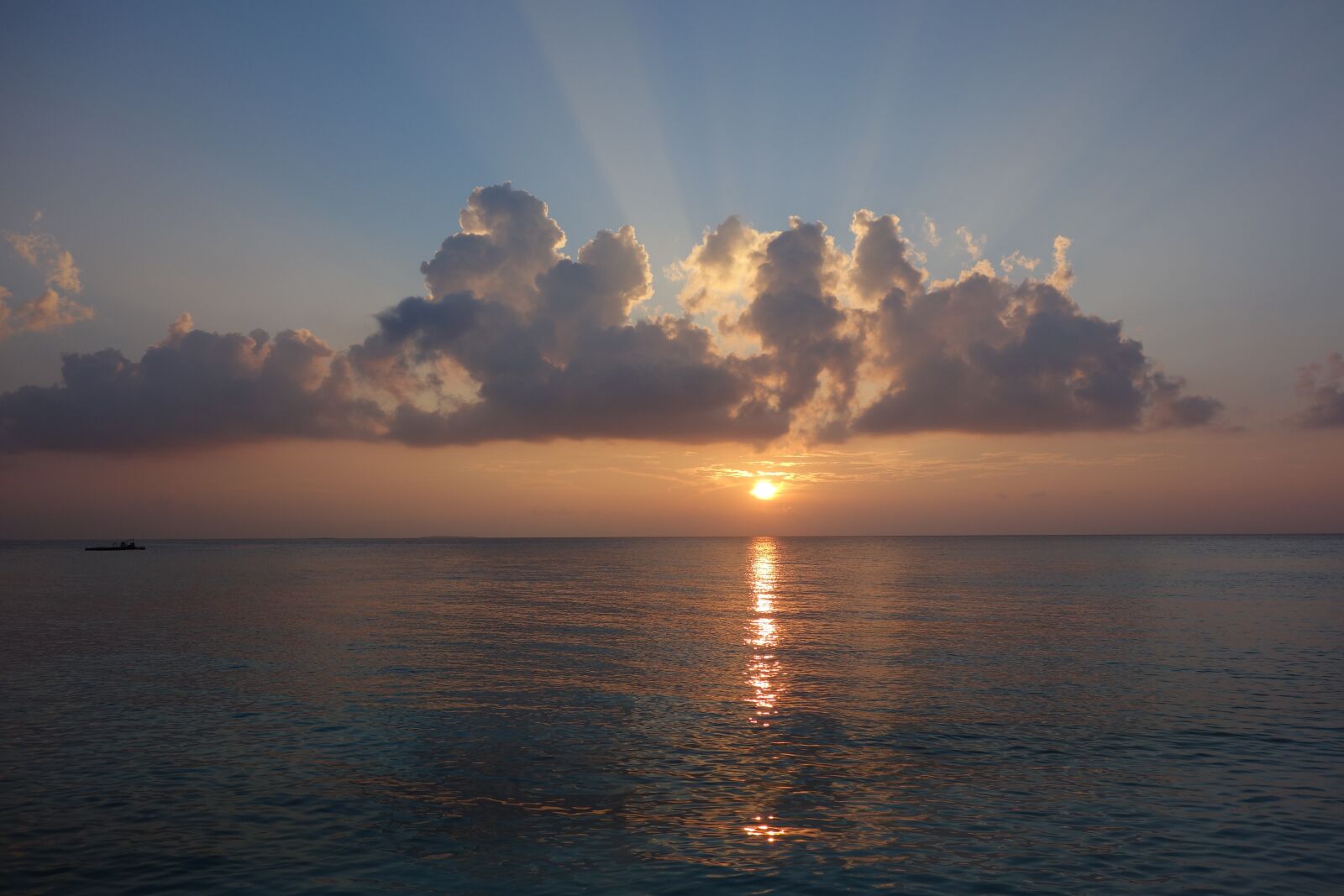 Sony Cyber-shot DSC-RX100 sample photo. Maldives, sunset, ocean photography